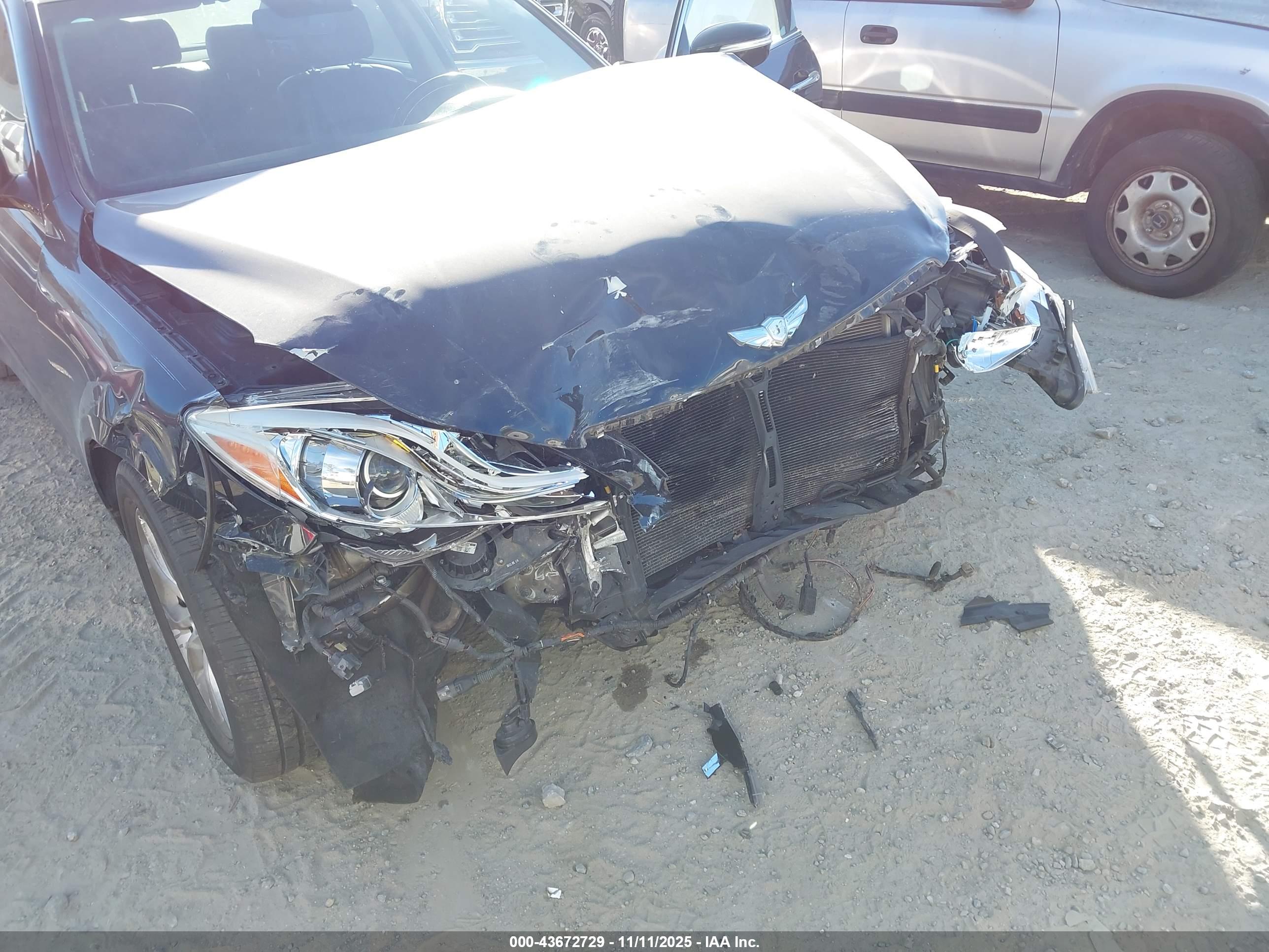 HYUNDAI GENESIS image 6