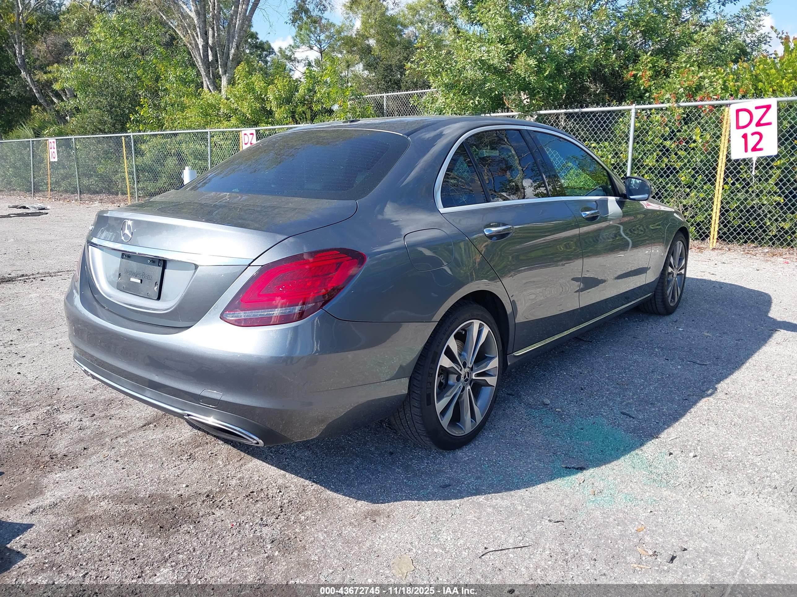 MERCEDES-BENZ C image 4