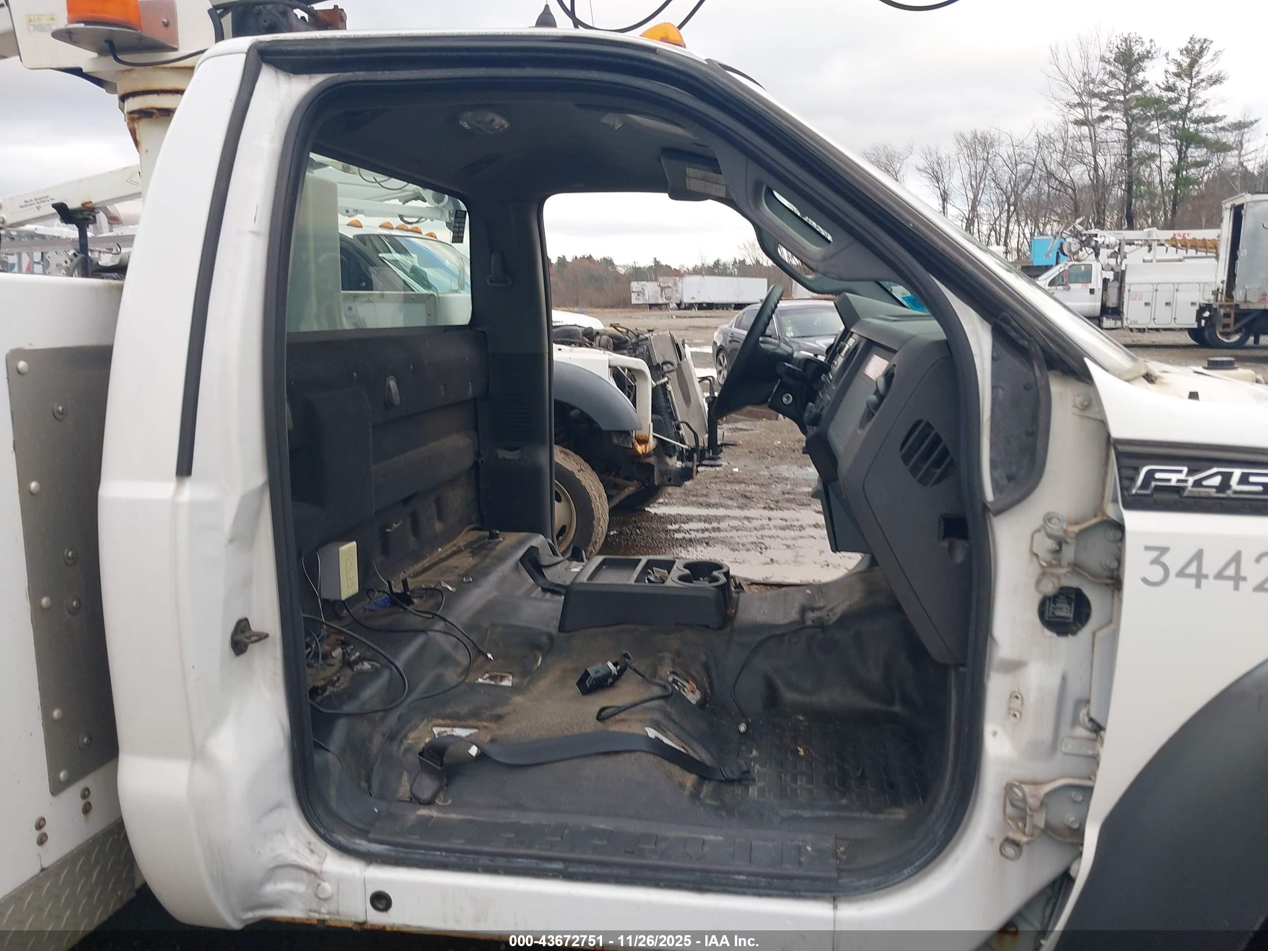 FORD F-450 image 7