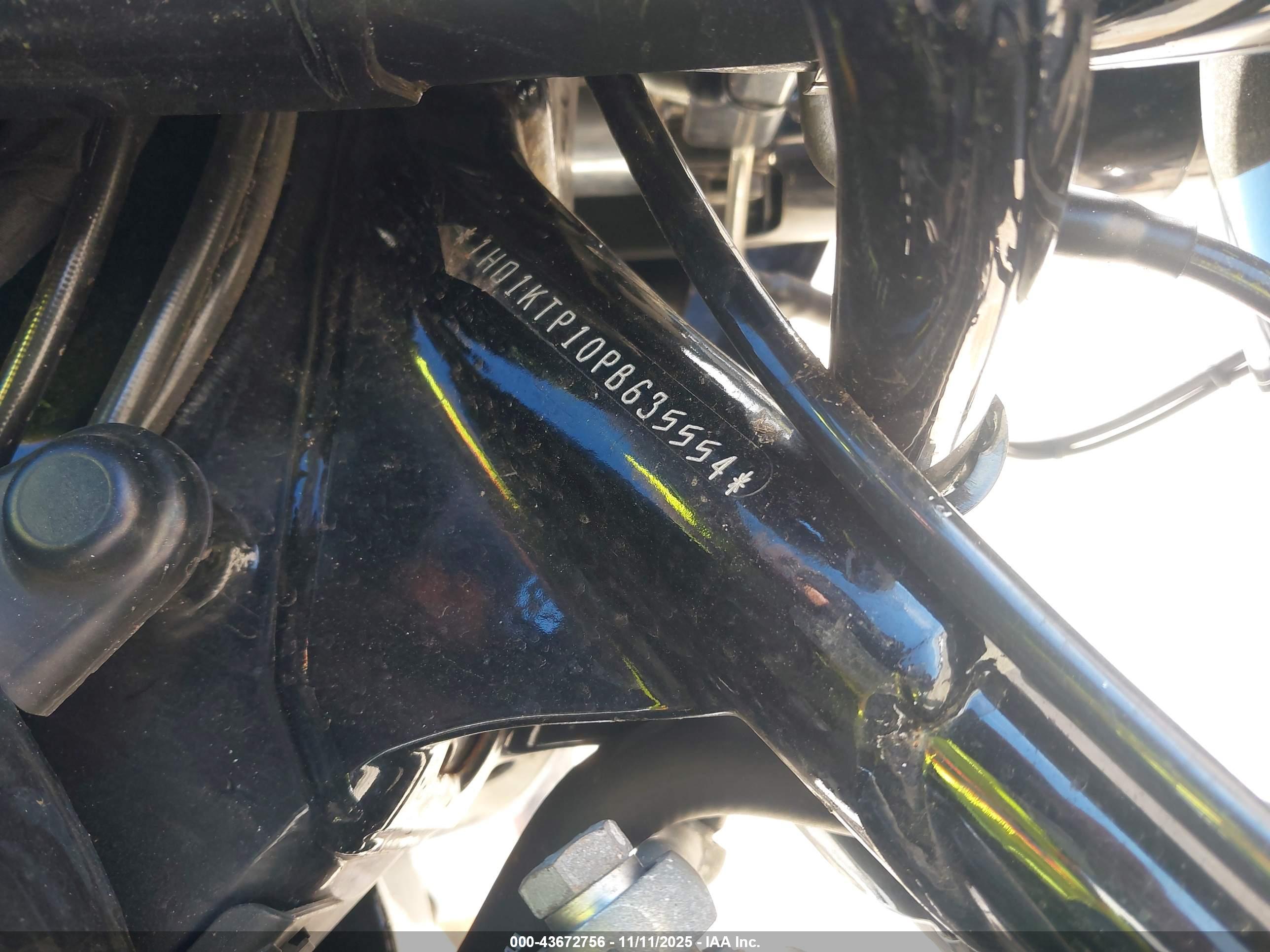 HARLEY-DAVIDSON FLTRXS image 10