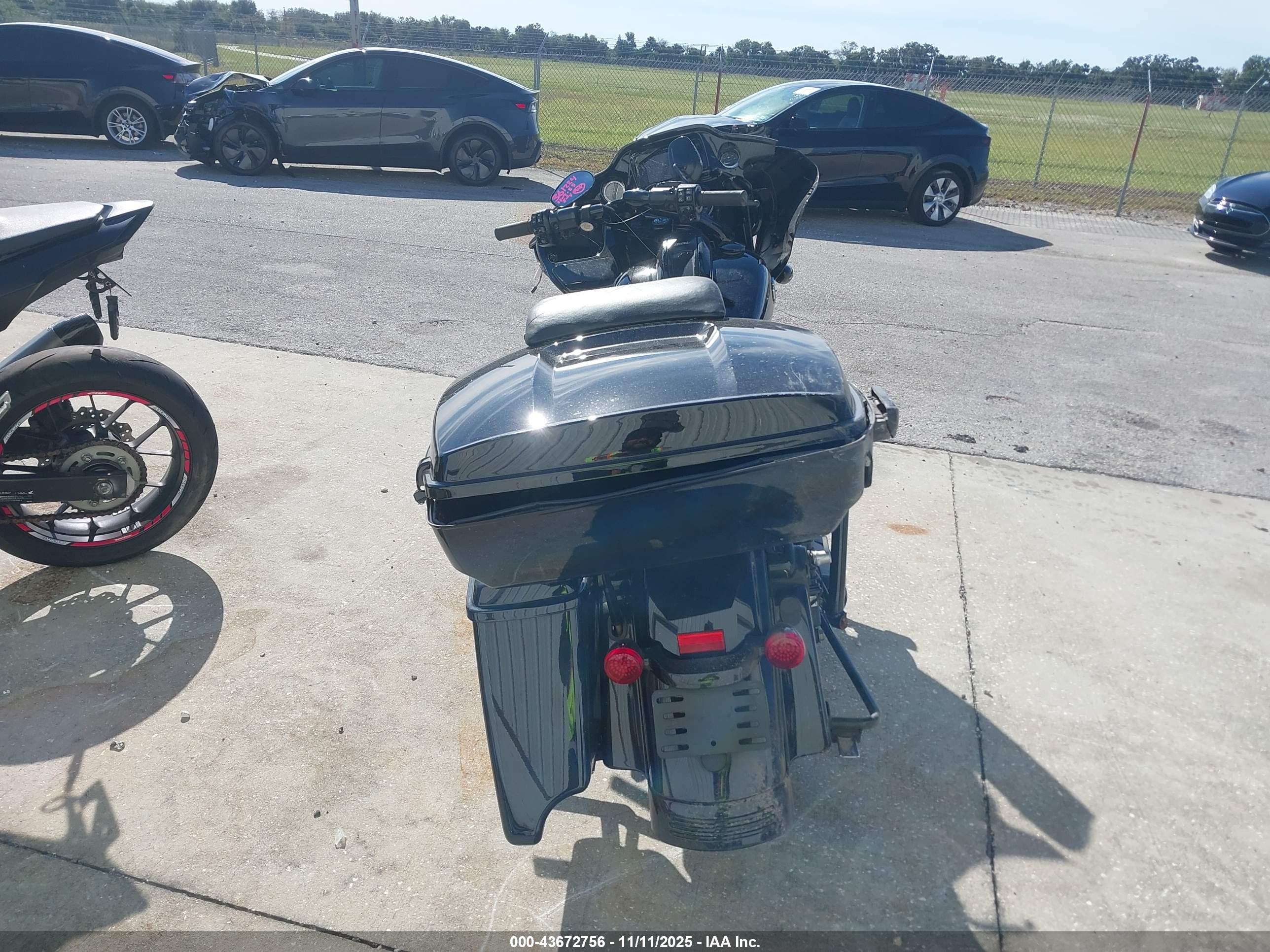 HARLEY-DAVIDSON FLTRXS image 6