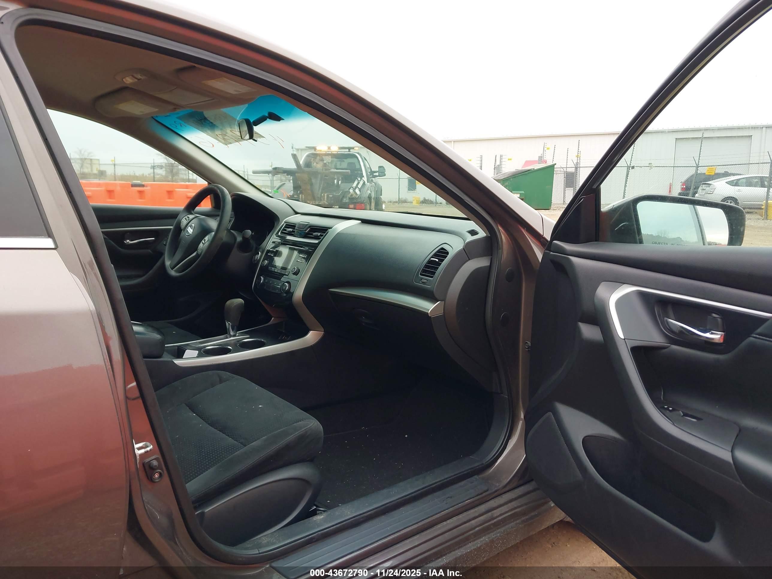 NISSAN ALTIMA image 5