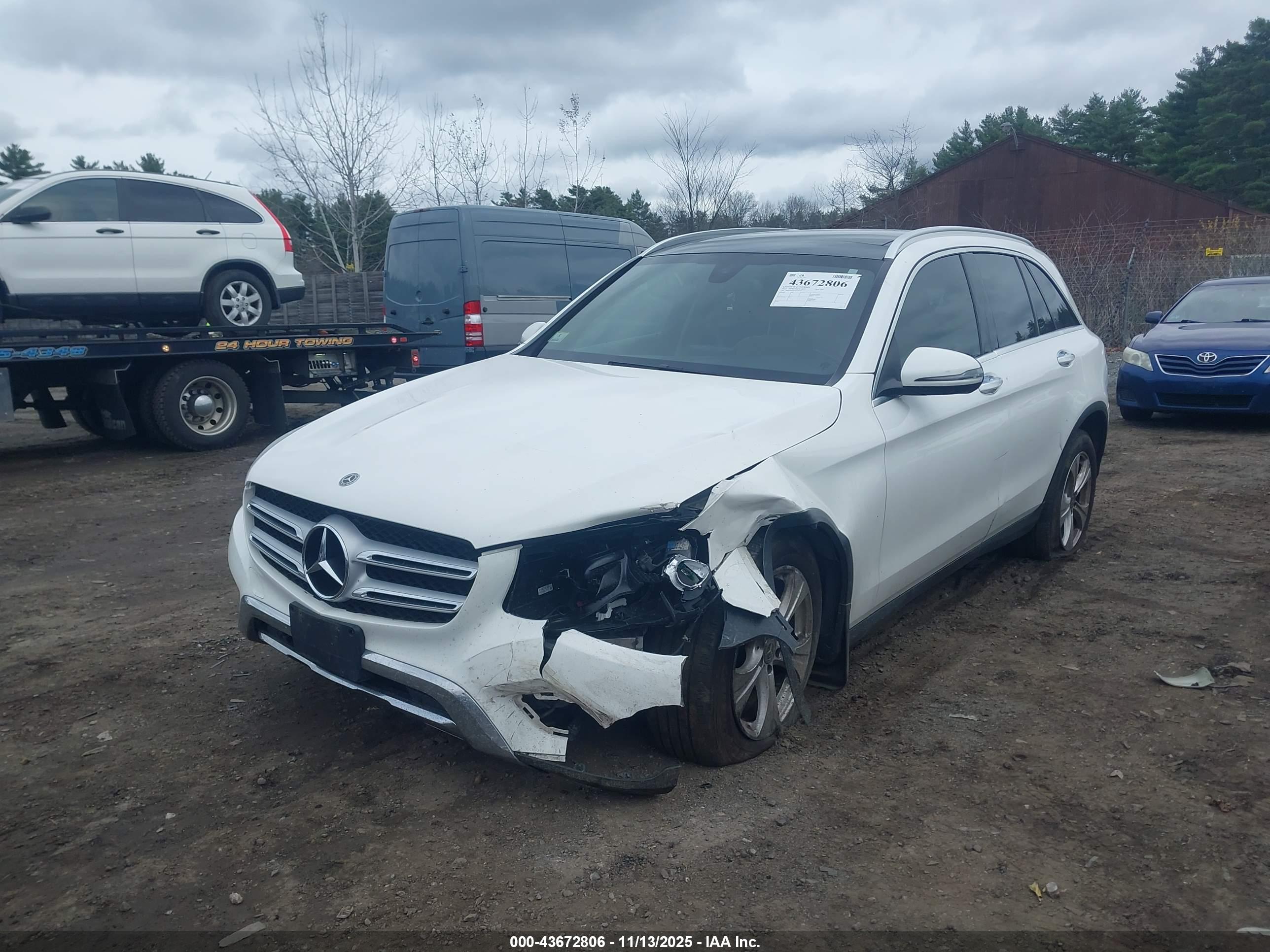 MERCEDES-BENZ GLC image 2