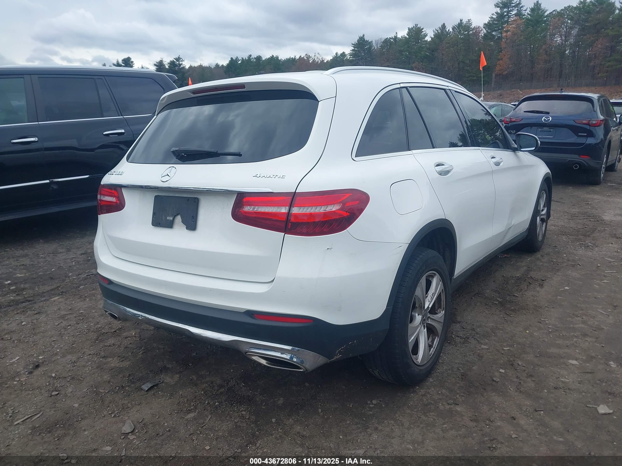MERCEDES-BENZ GLC image 4