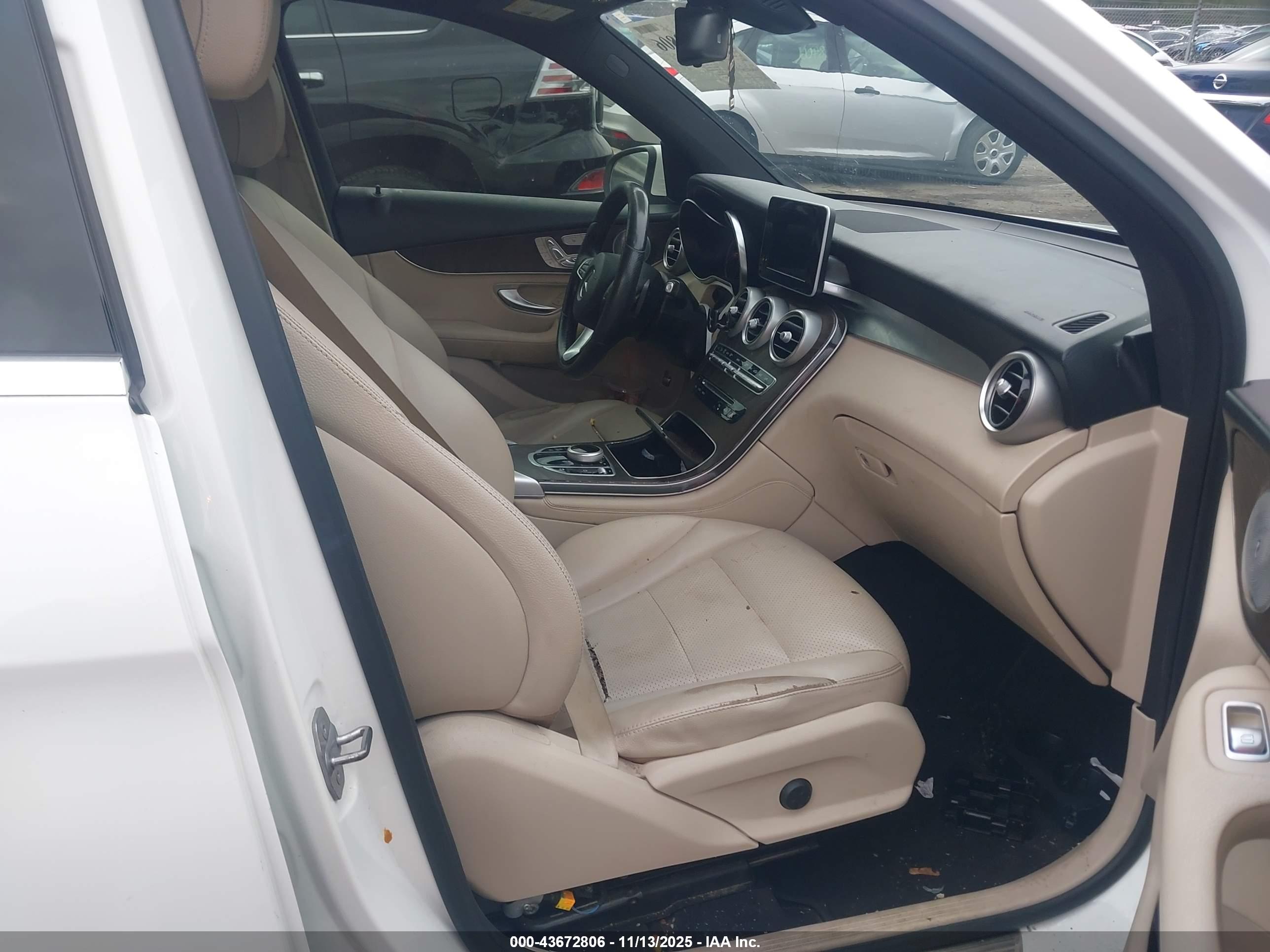 MERCEDES-BENZ GLC image 5