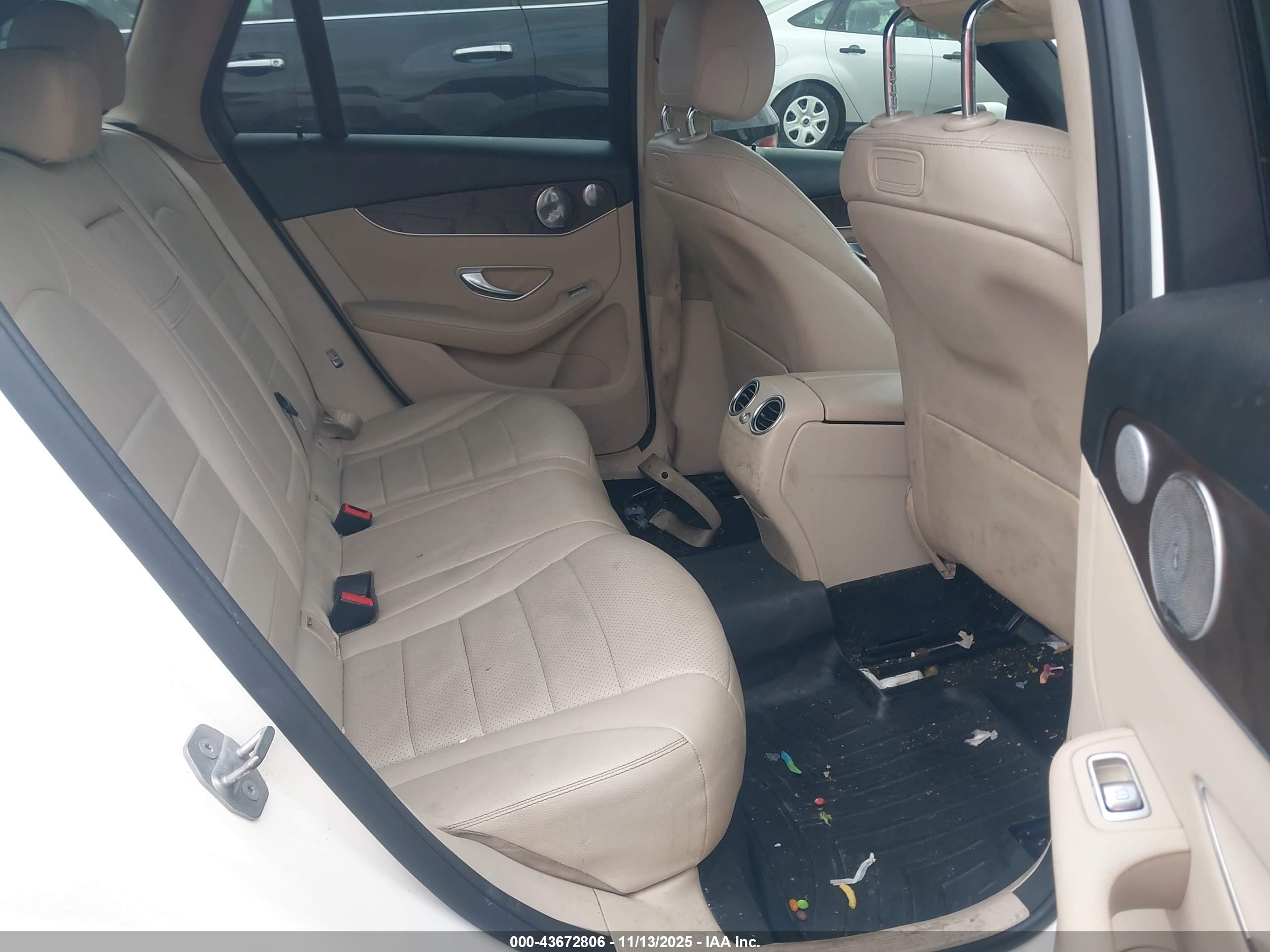 MERCEDES-BENZ GLC image 8