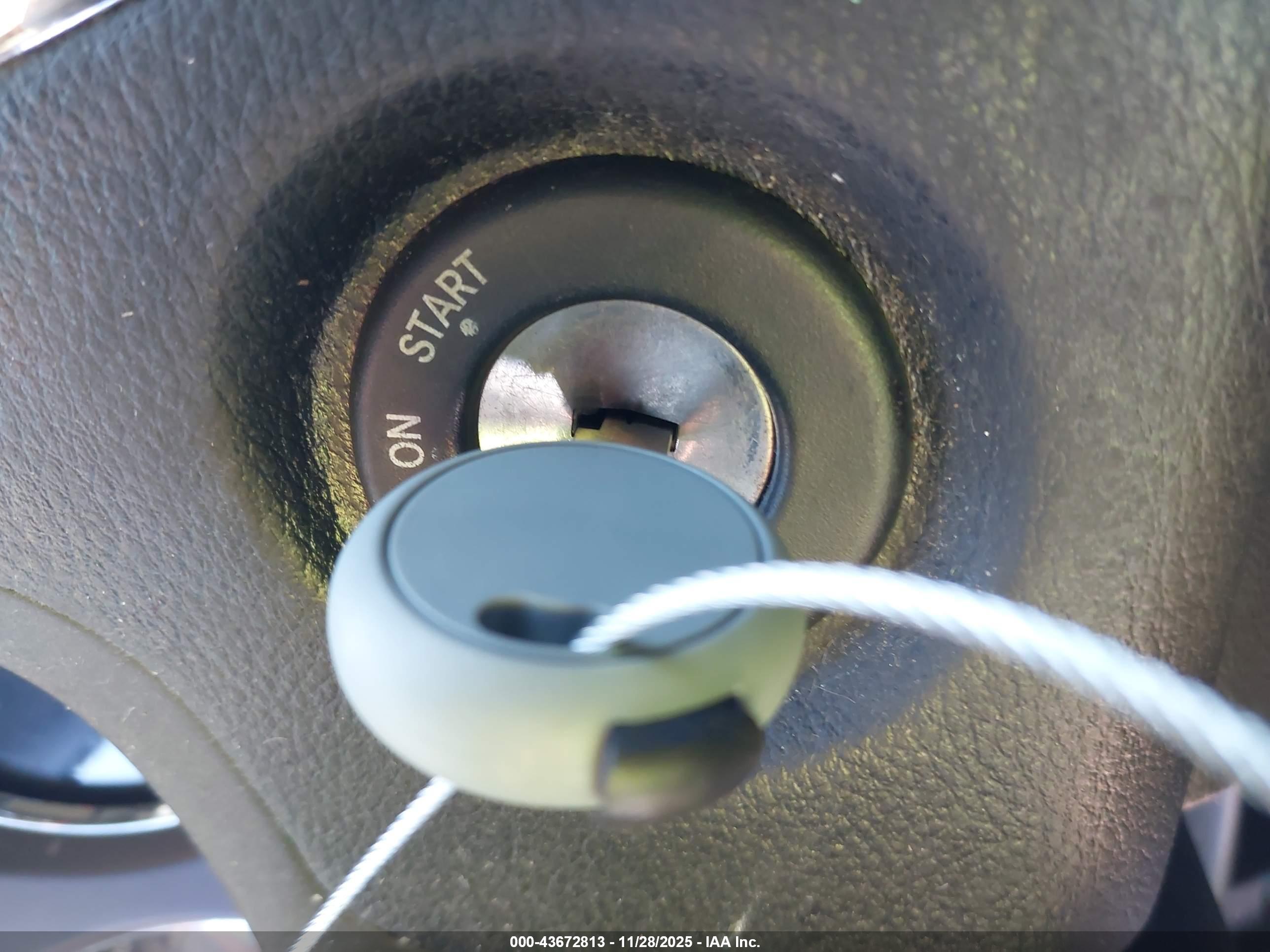 CHRYSLER 200 image 11