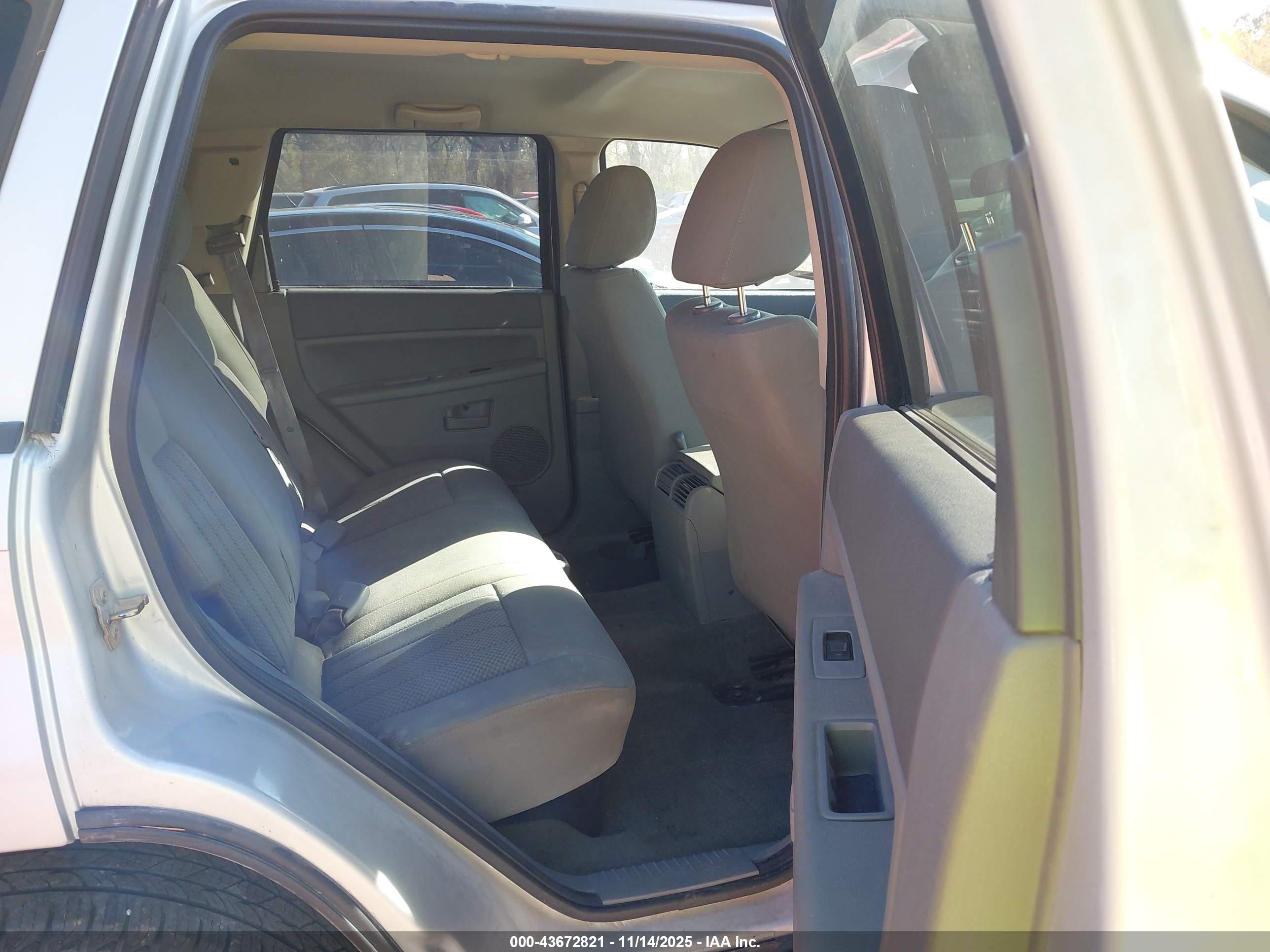 JEEP GRAND image 8