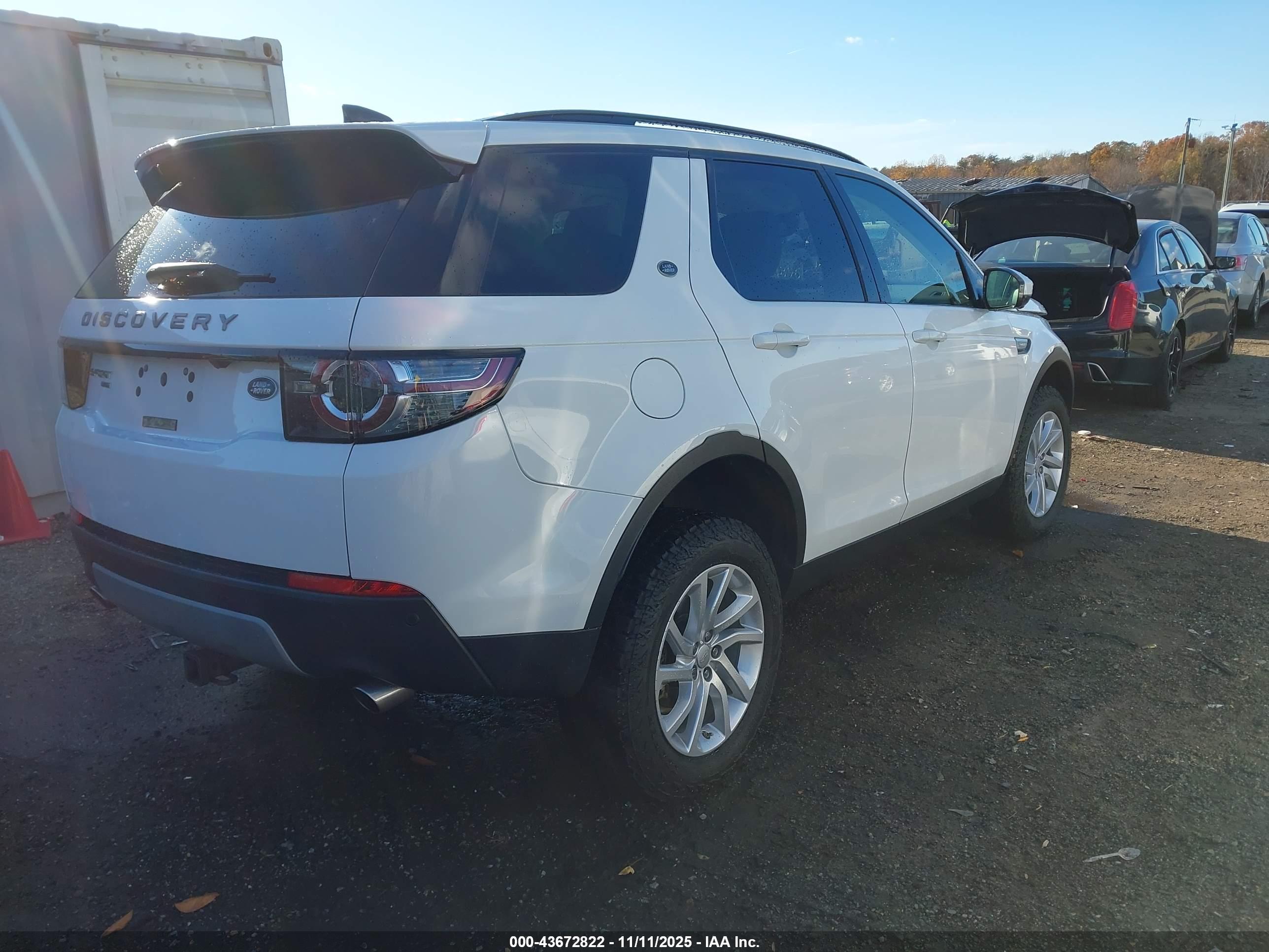 LAND ROVER image 4