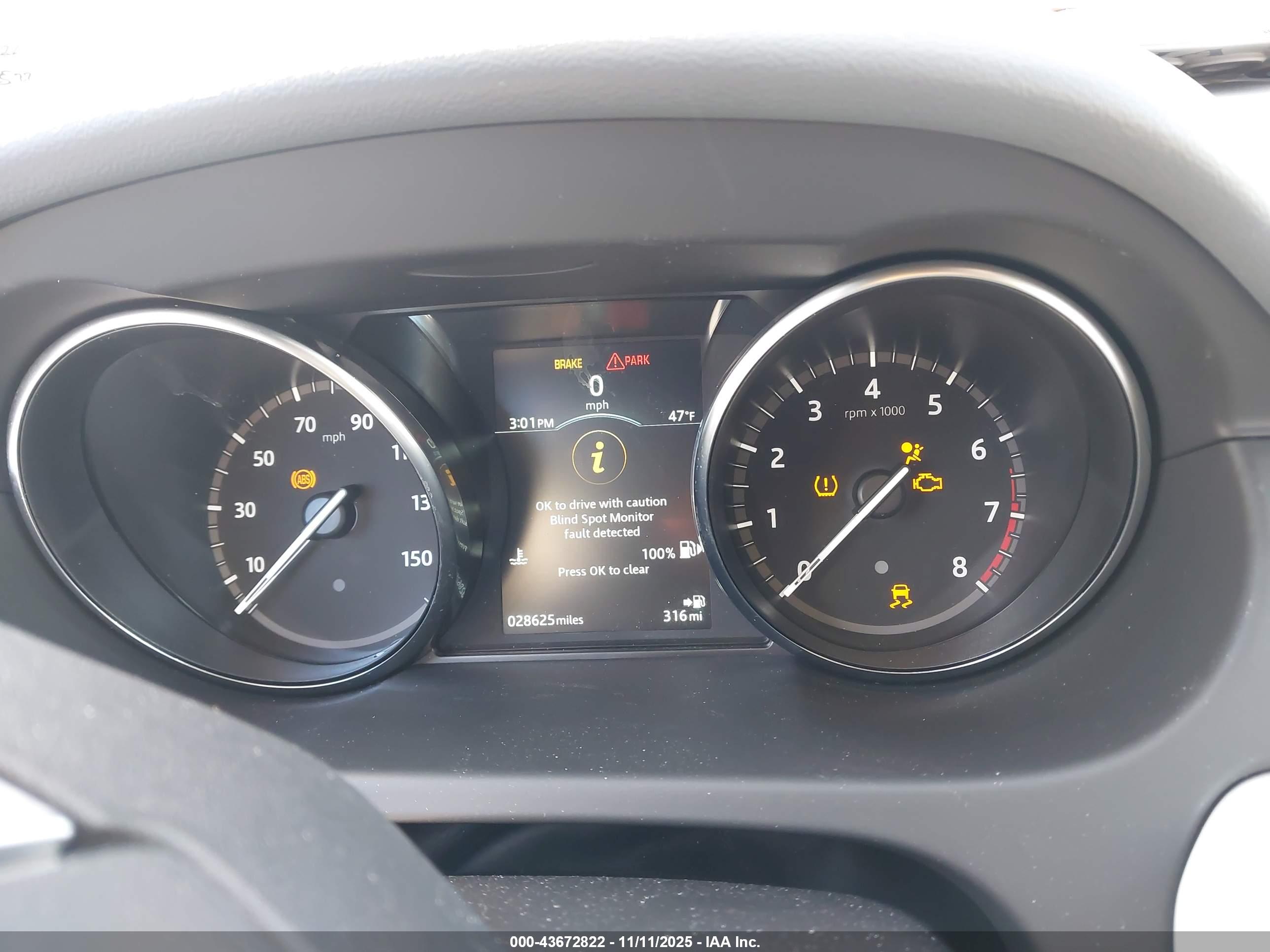 LAND ROVER image 7