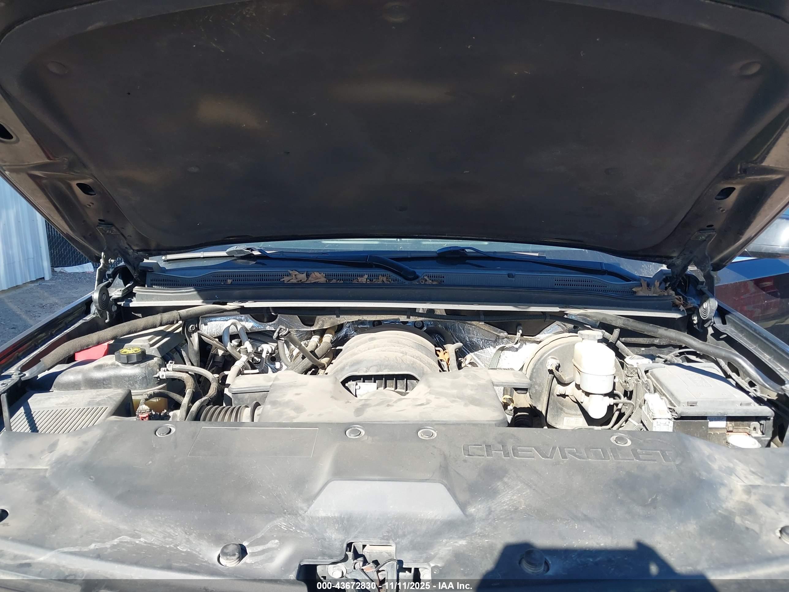 CHEVROLET SUBURBAN image 10
