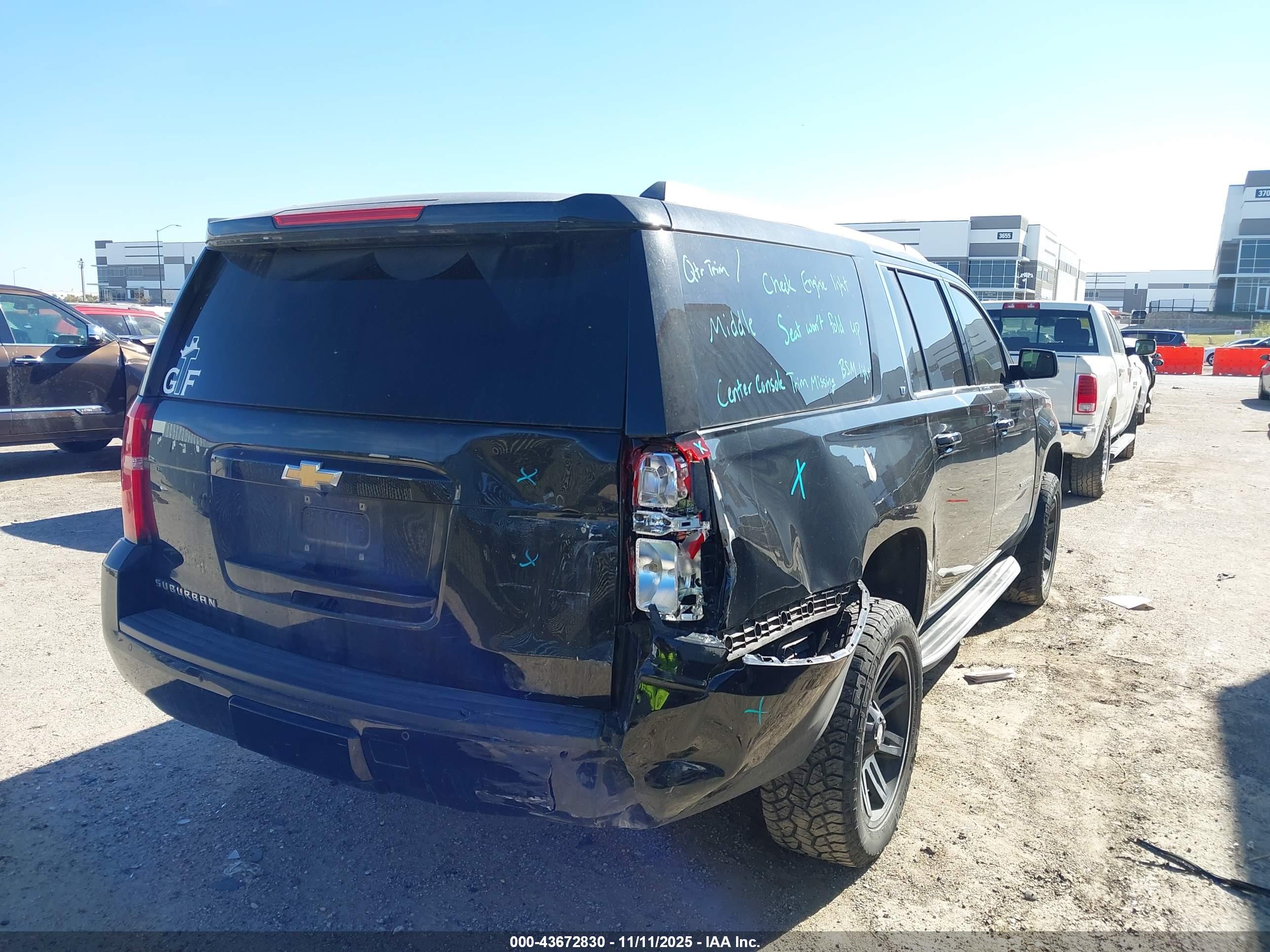 CHEVROLET SUBURBAN image 4