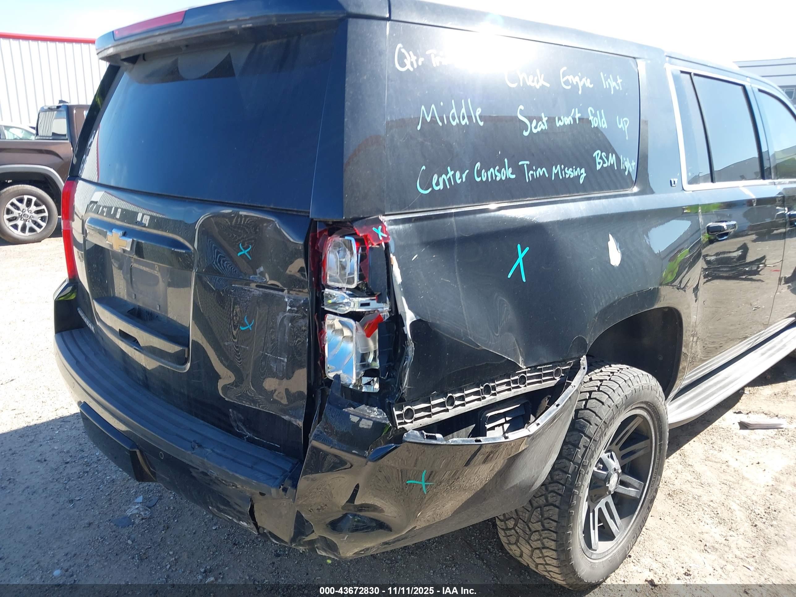 CHEVROLET SUBURBAN image 6