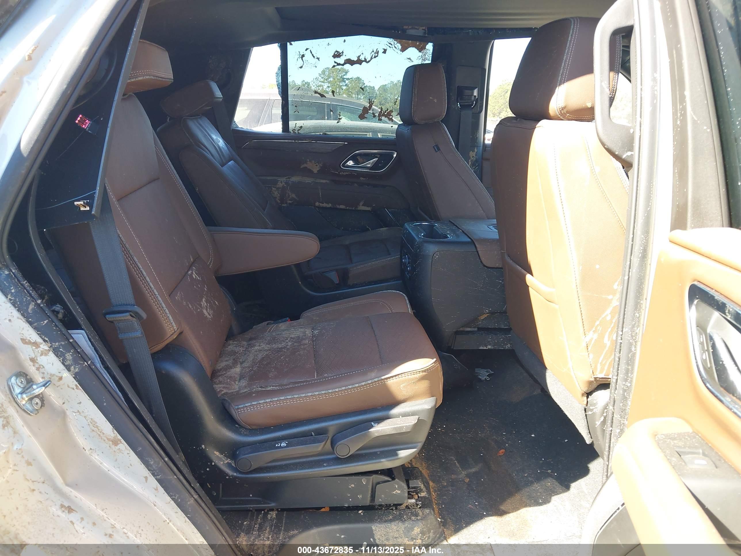 CHEVROLET TAHOE image 8