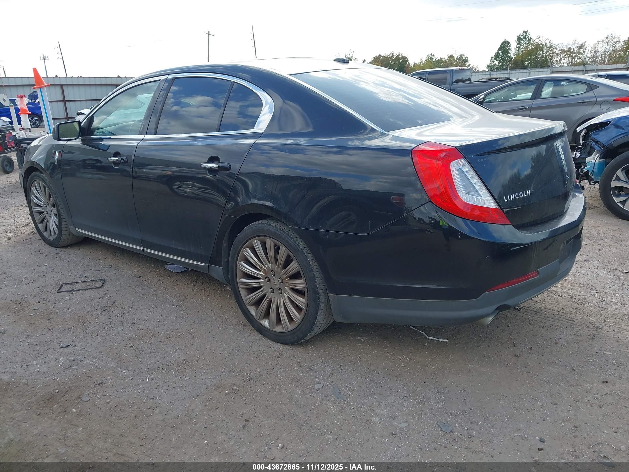 LINCOLN MKS image 3