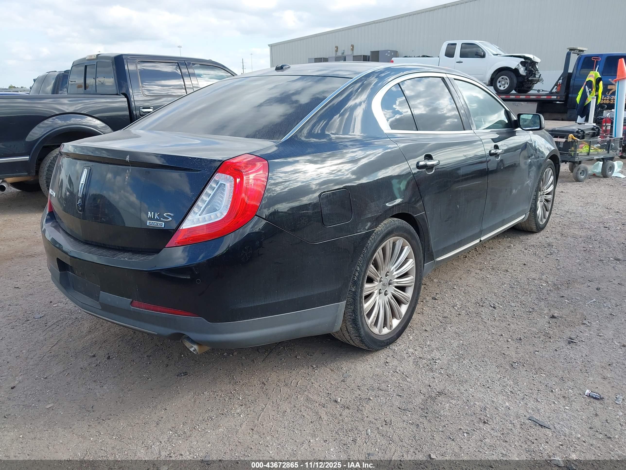 LINCOLN MKS image 4