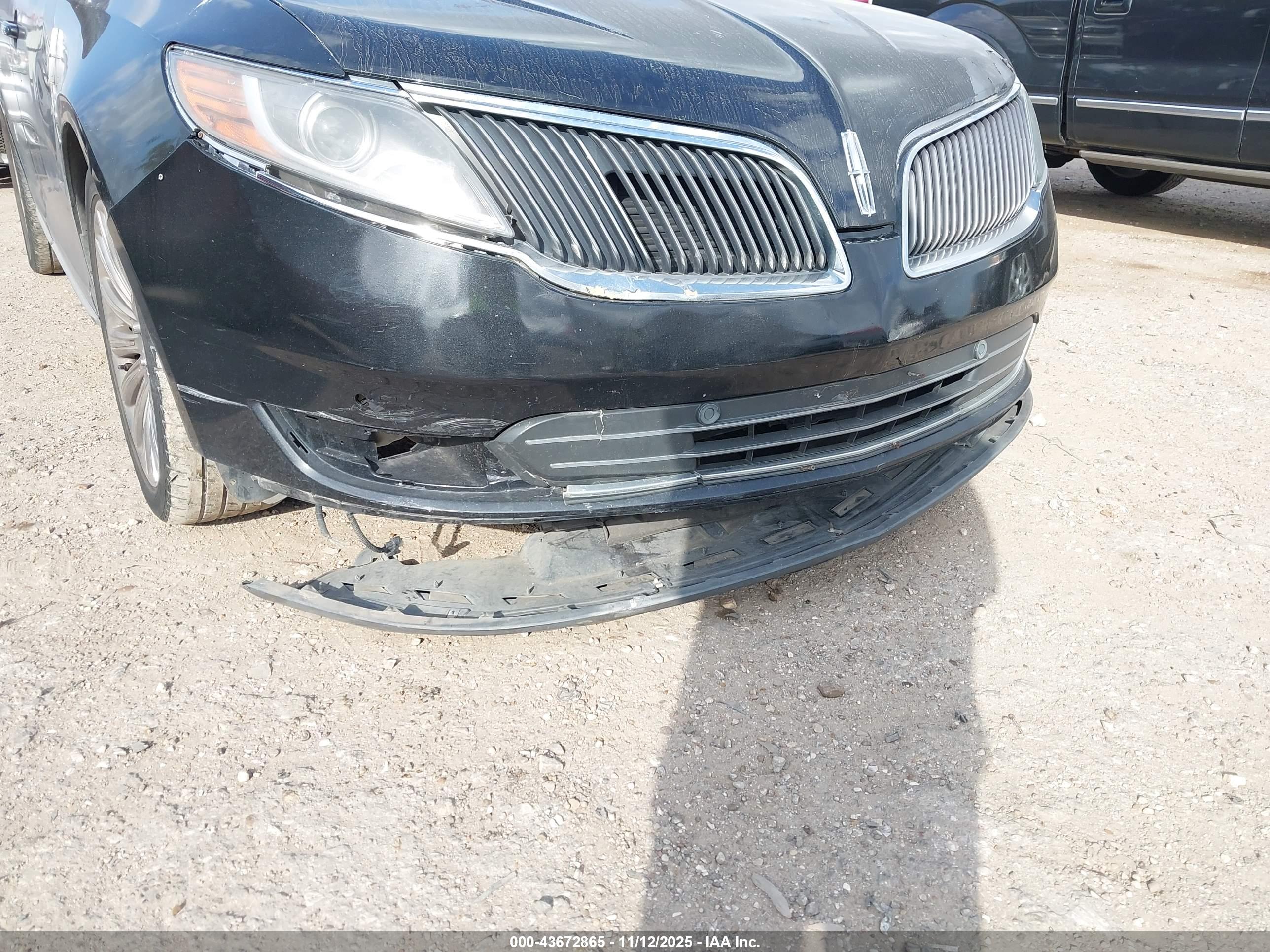 LINCOLN MKS image 6