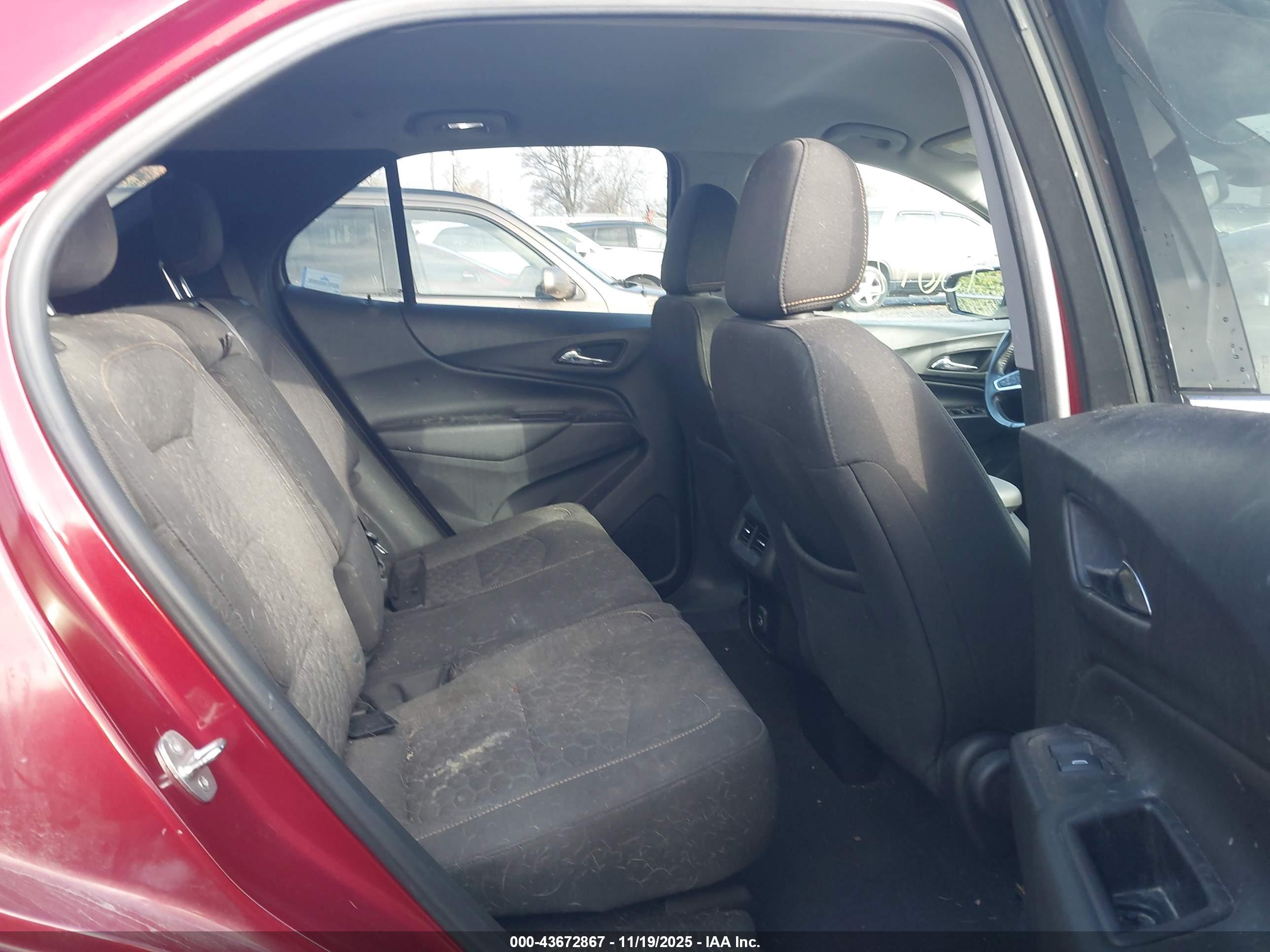 CHEVROLET EQUINOX image 8