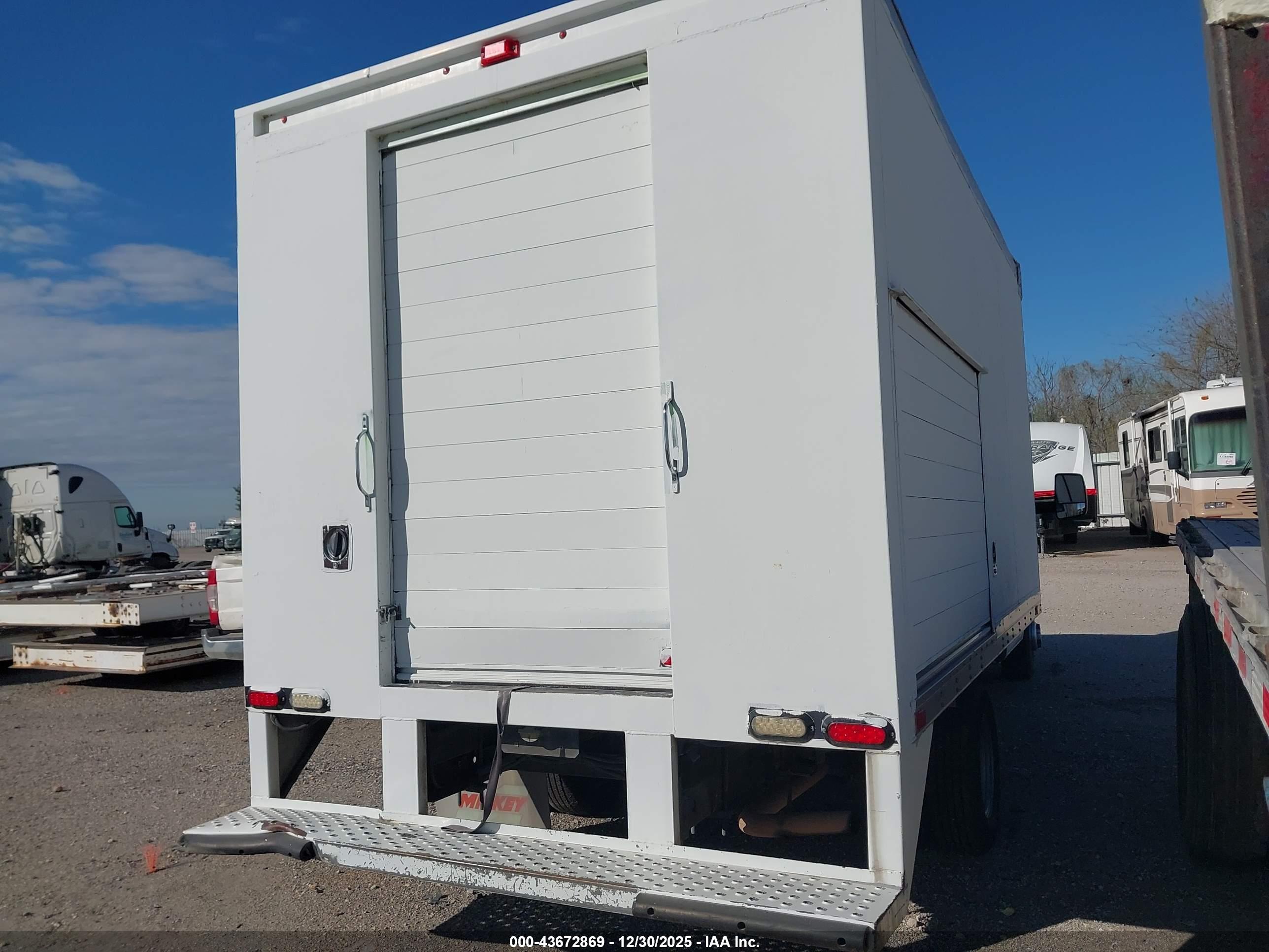 CHEVROLET EXPRESS image 4