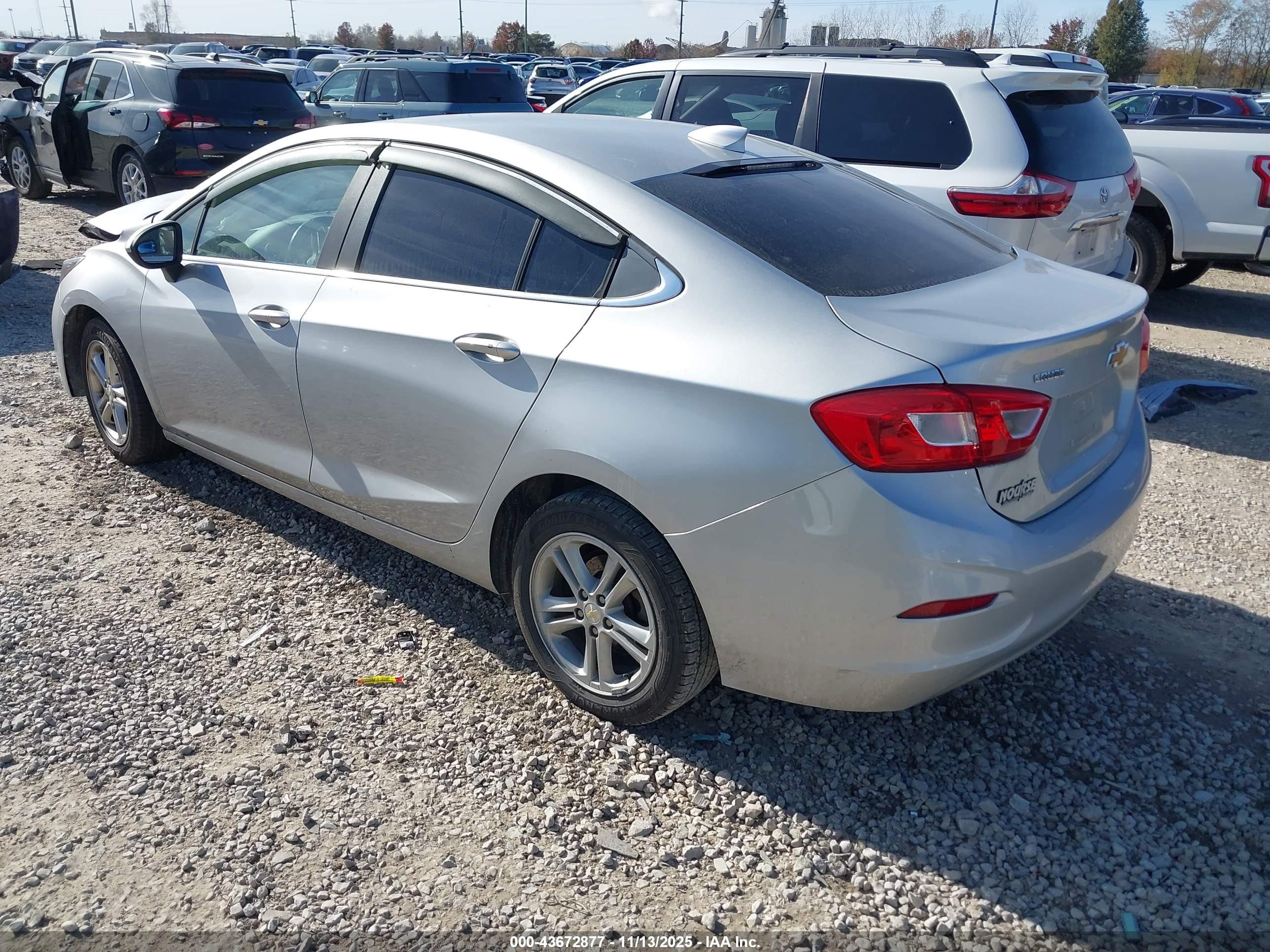CHEVROLET CRUZE image 3