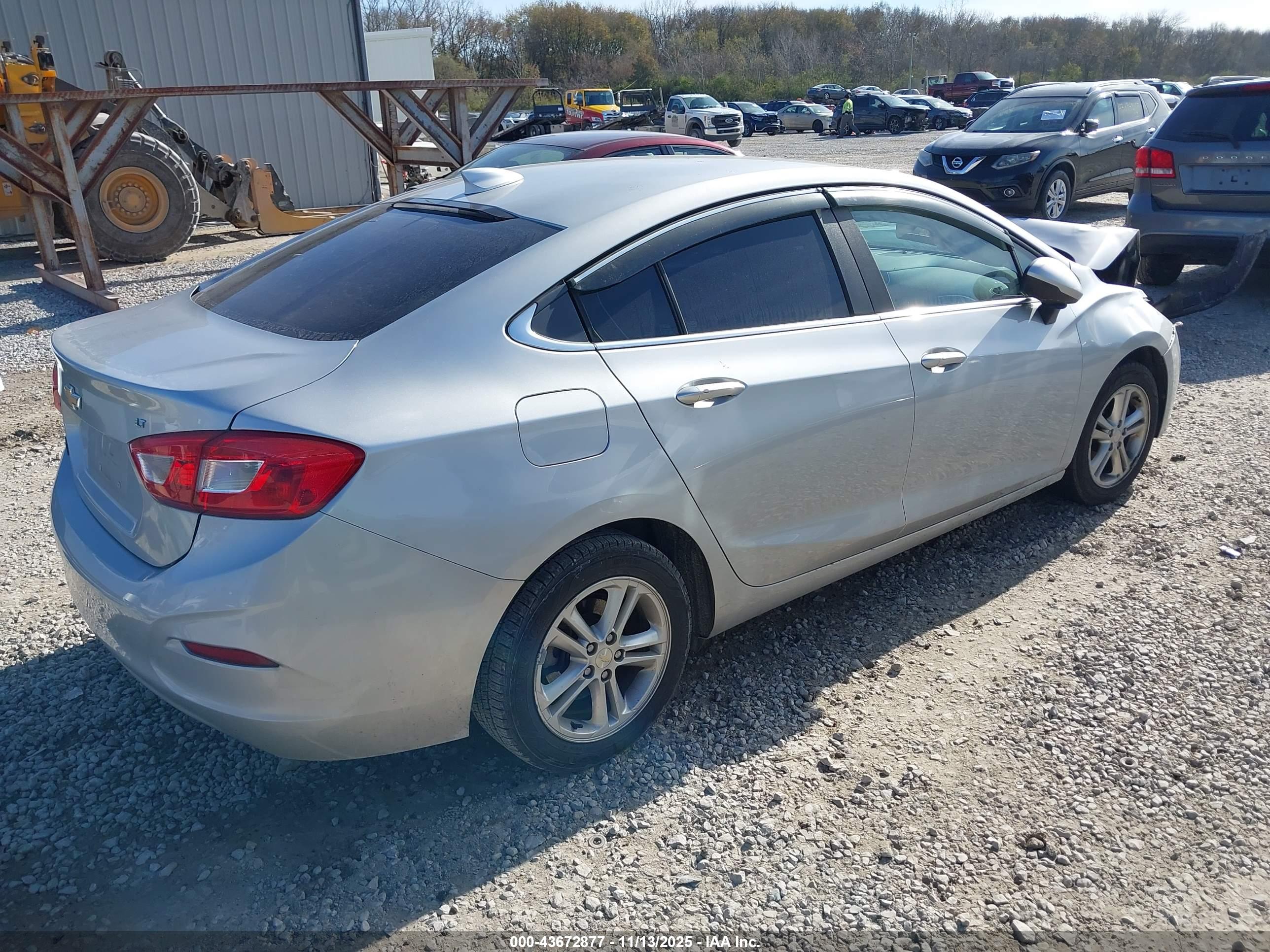 CHEVROLET CRUZE image 4