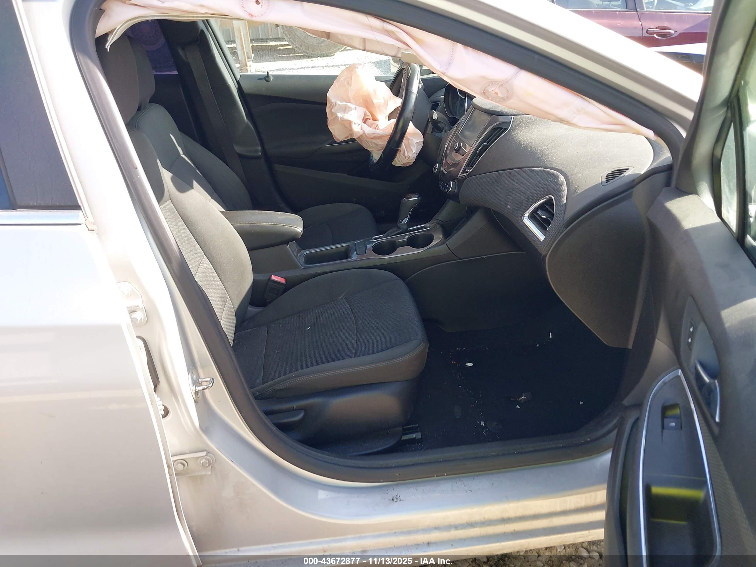 CHEVROLET CRUZE image 5