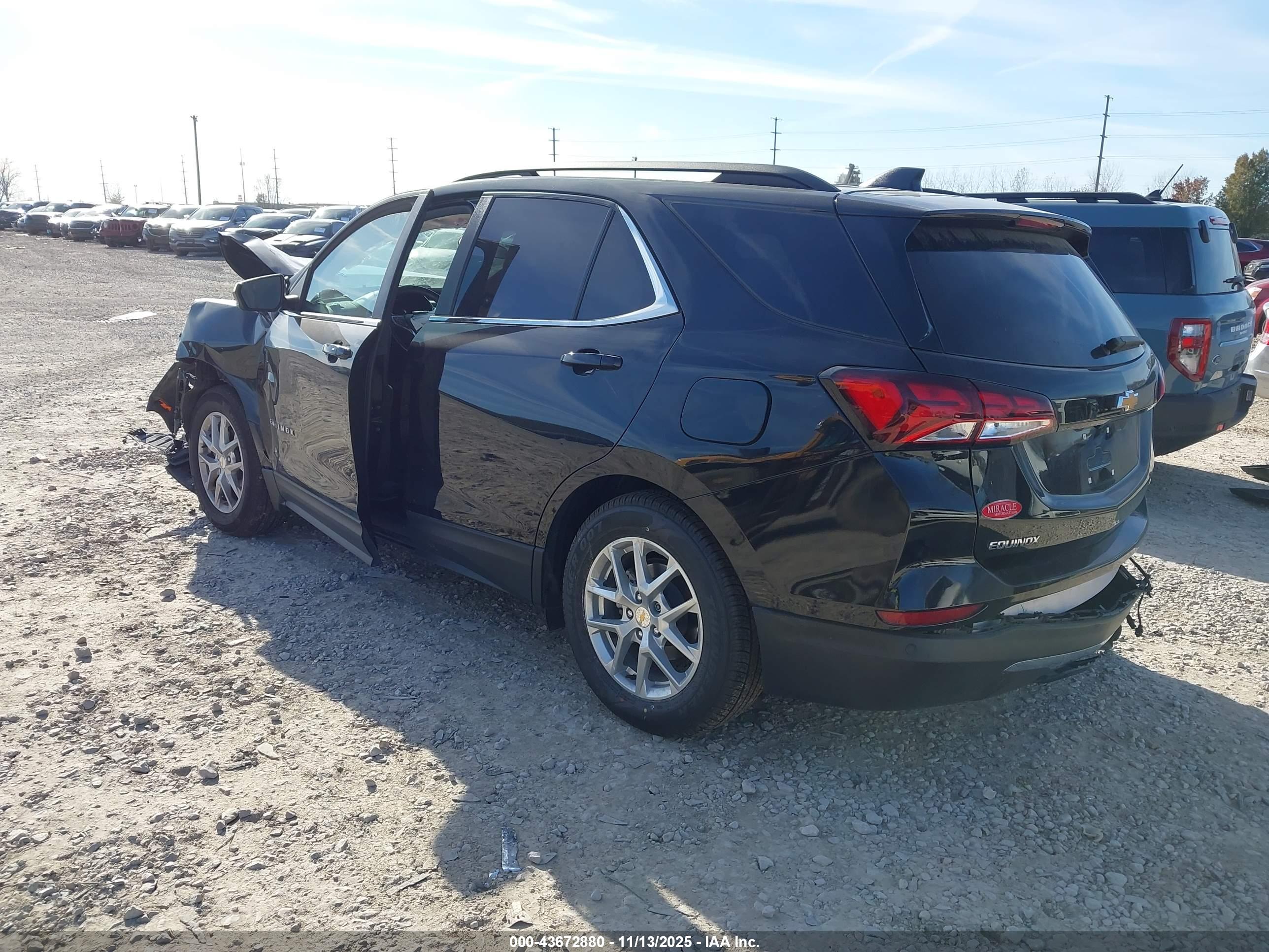 CHEVROLET EQUINOX image 3