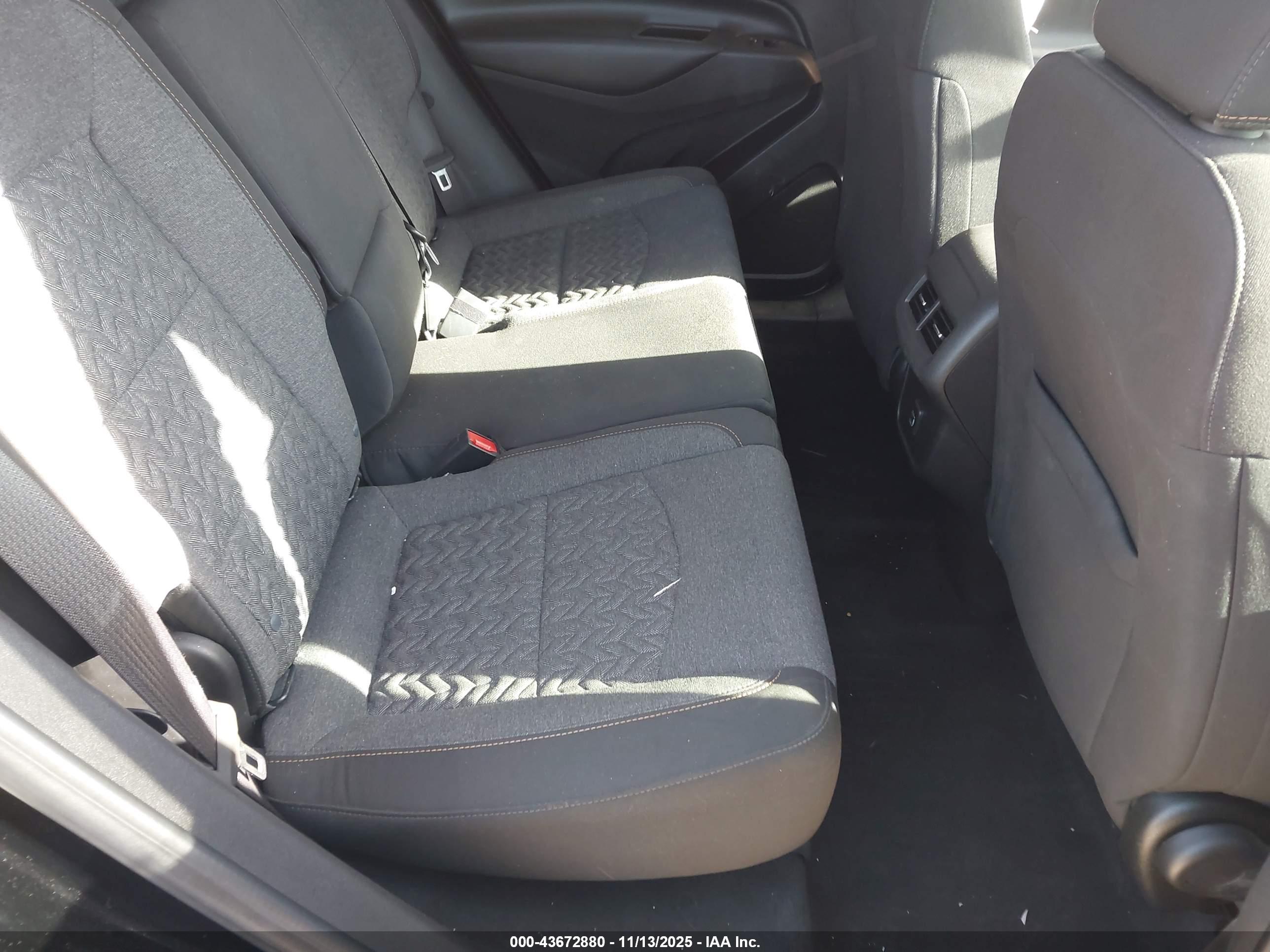 CHEVROLET EQUINOX image 8