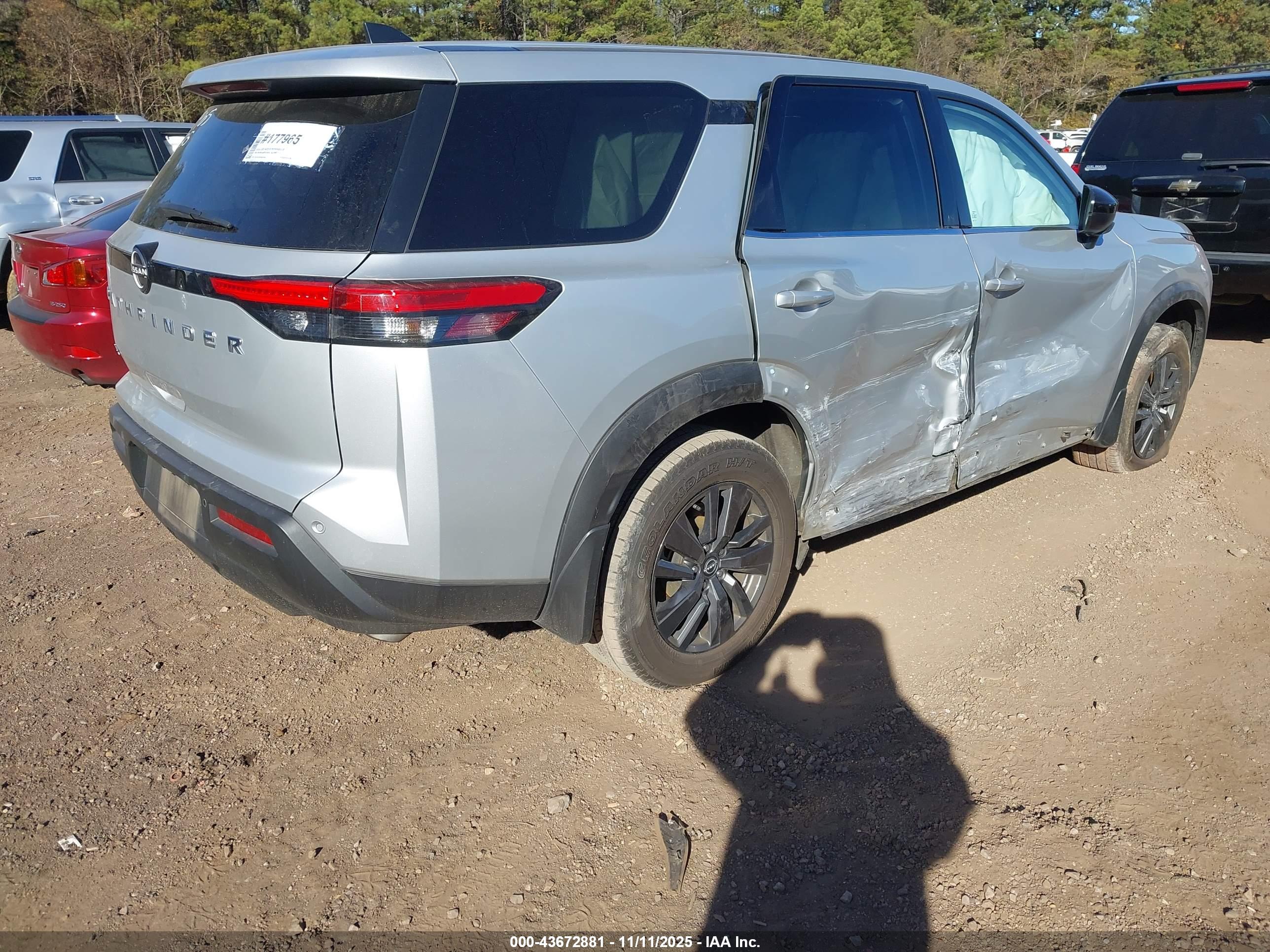 NISSAN PATHFINDER image 4