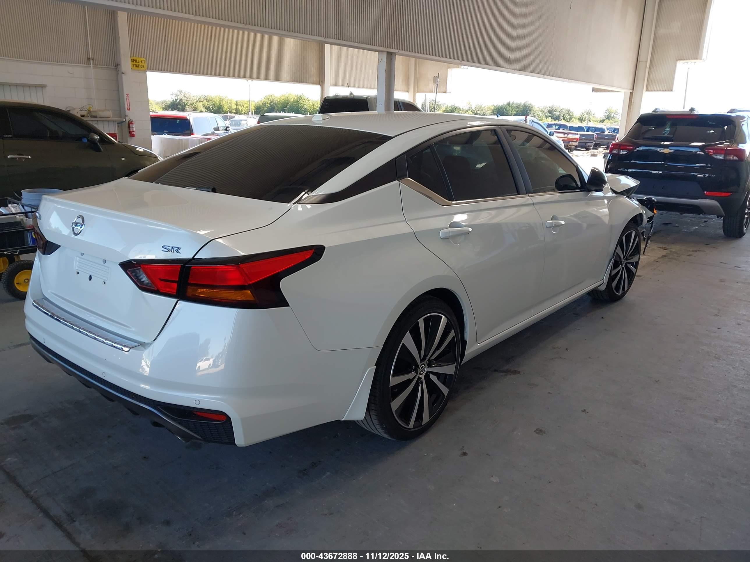 NISSAN ALTIMA image 4
