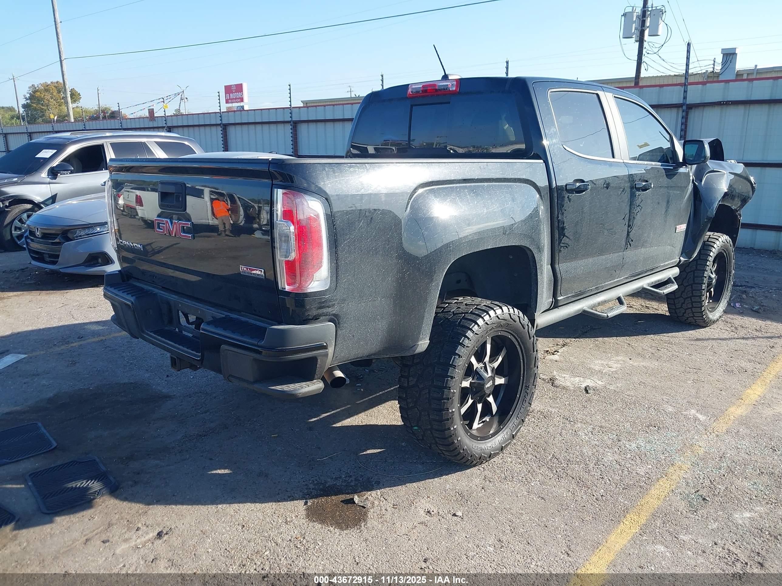 GMC CANYON image 4
