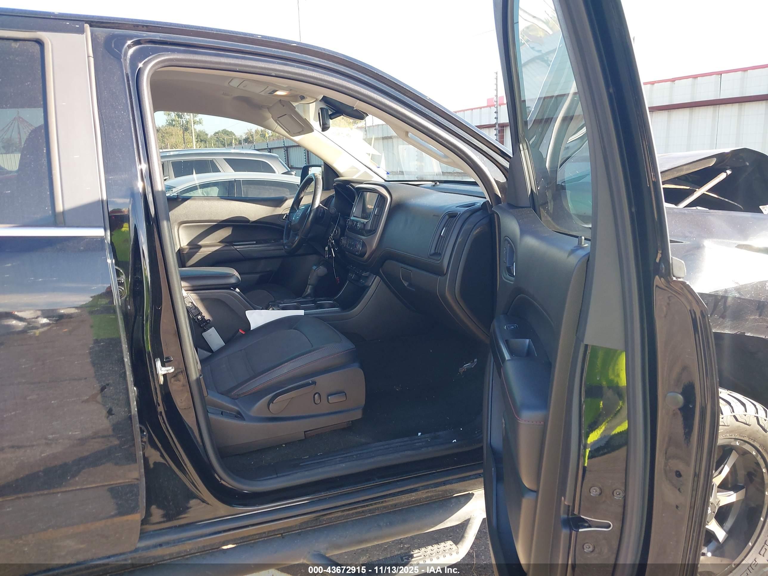 GMC CANYON image 5
