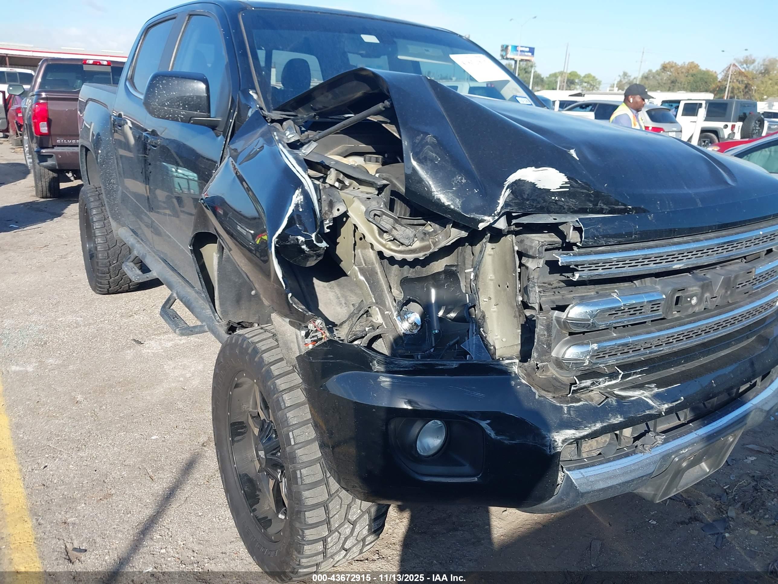 GMC CANYON image 6