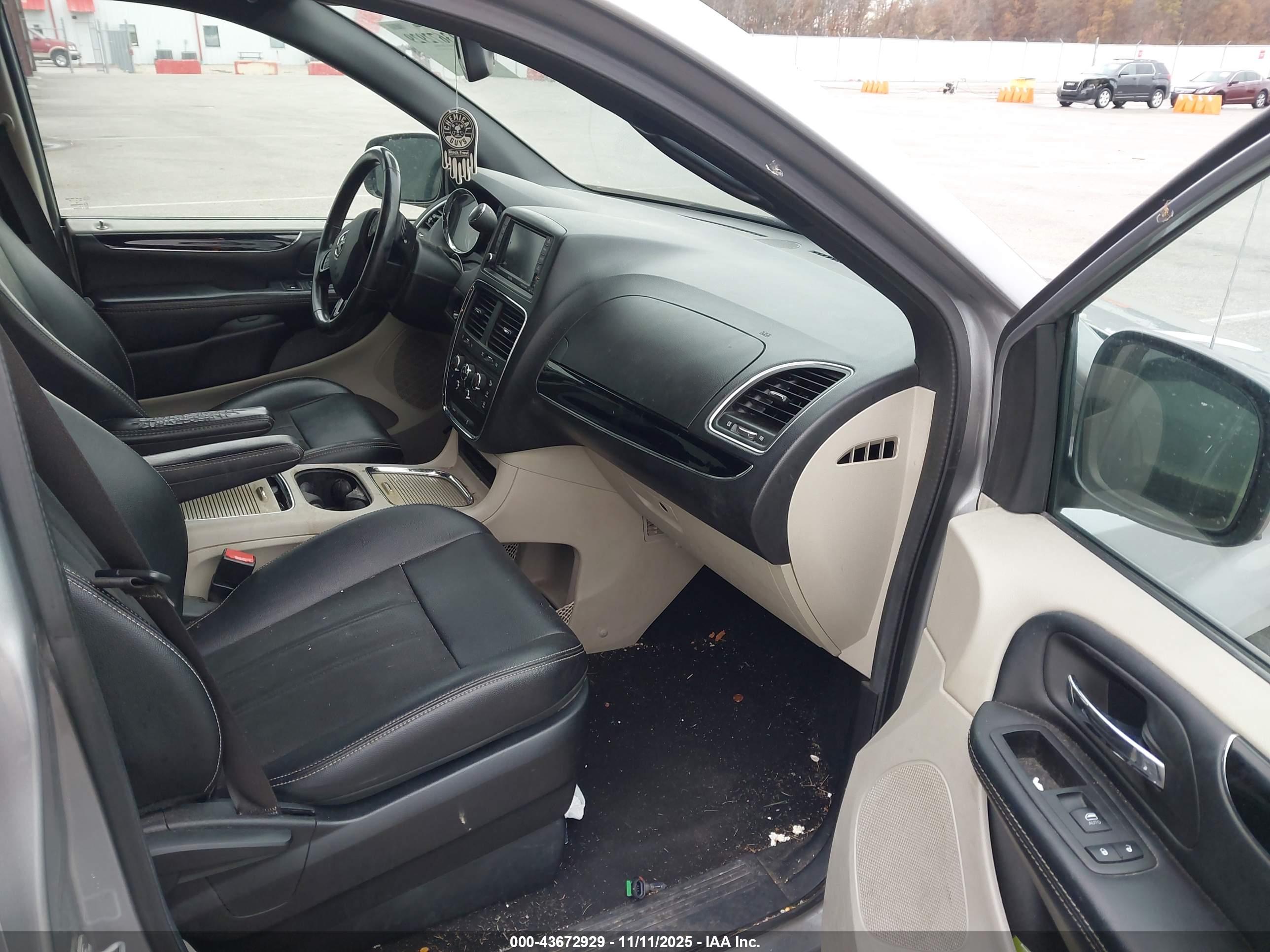 DODGE GRAND image 5