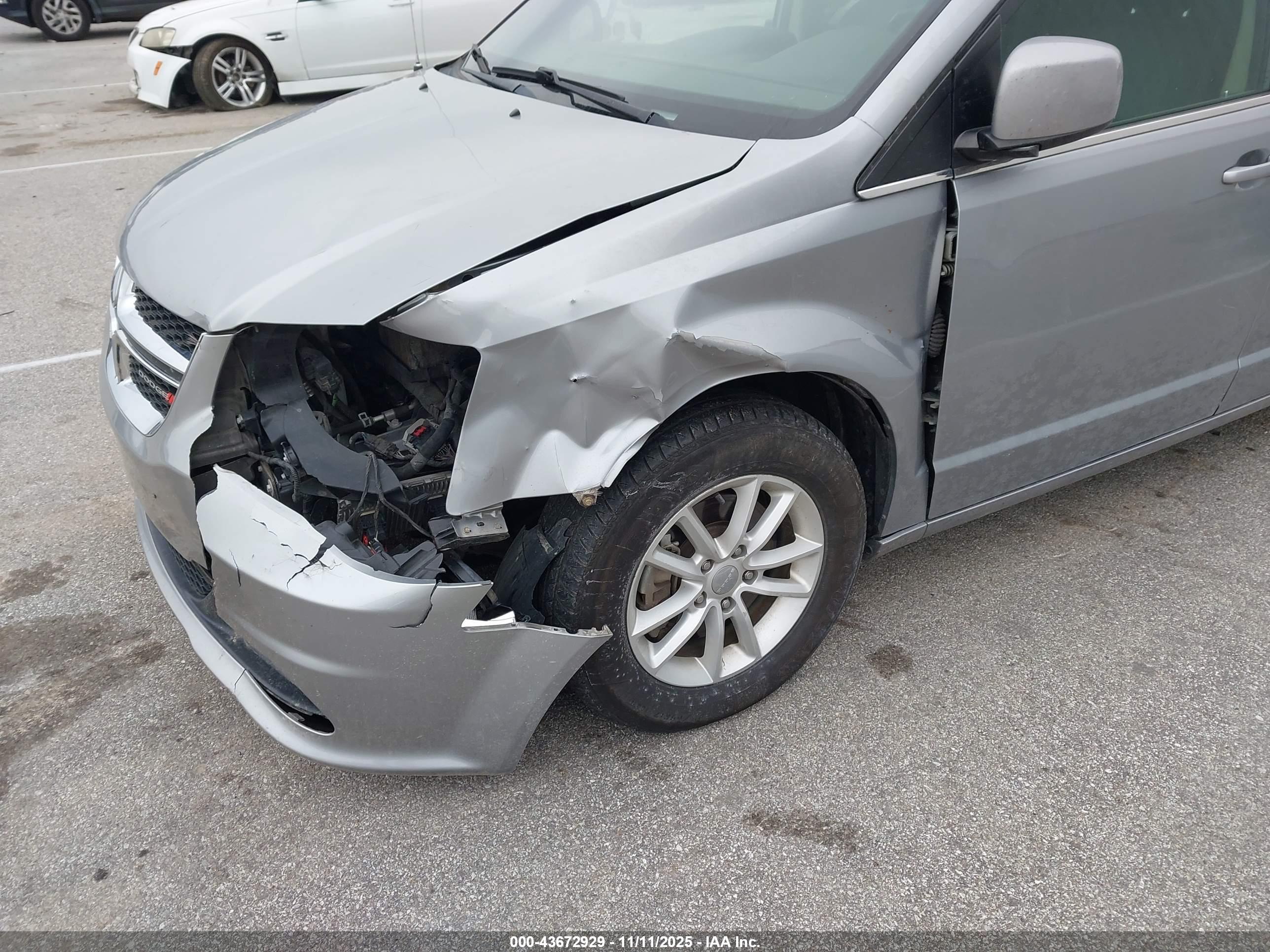 DODGE GRAND image 6