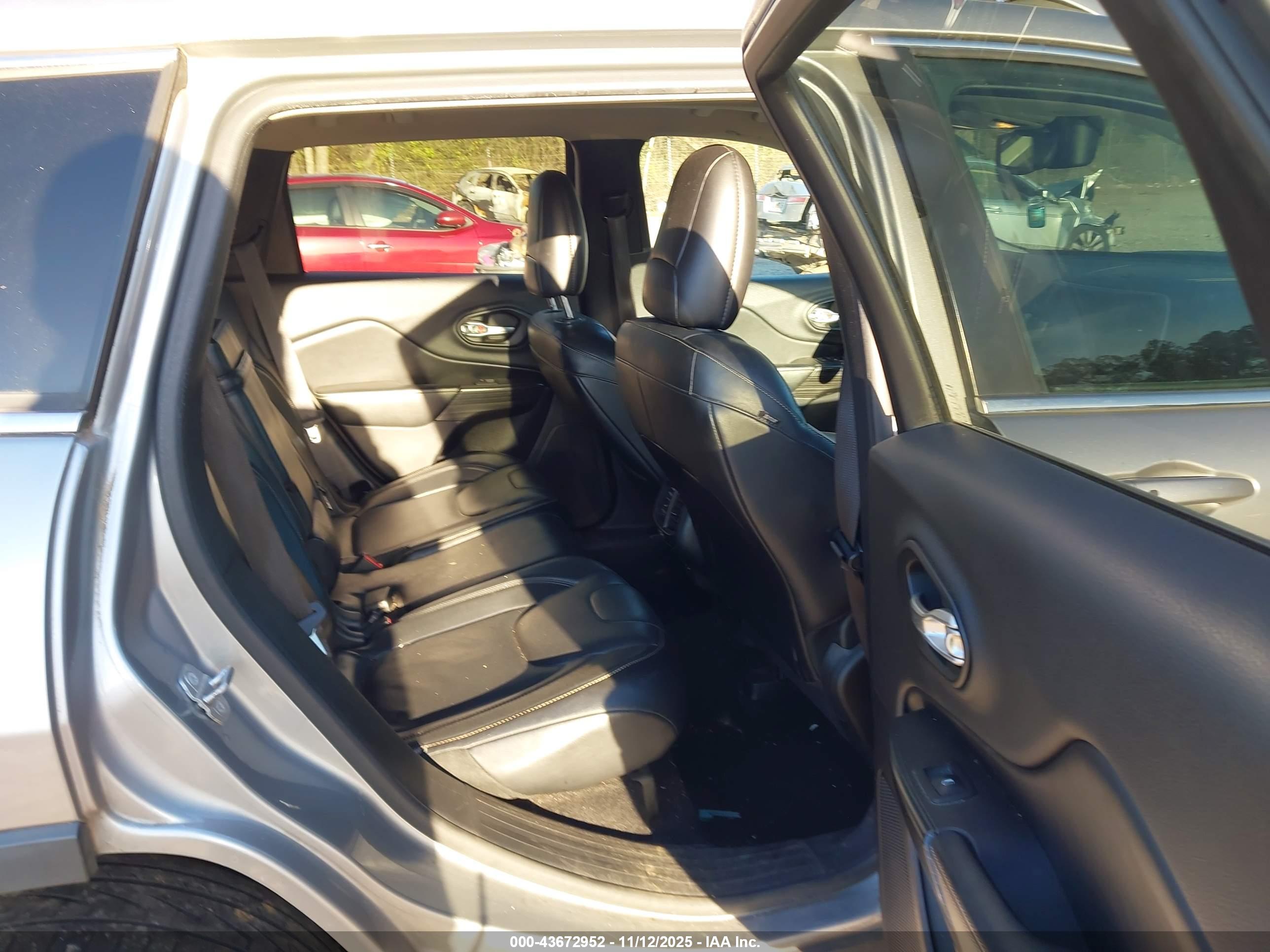JEEP CHEROKEE image 8
