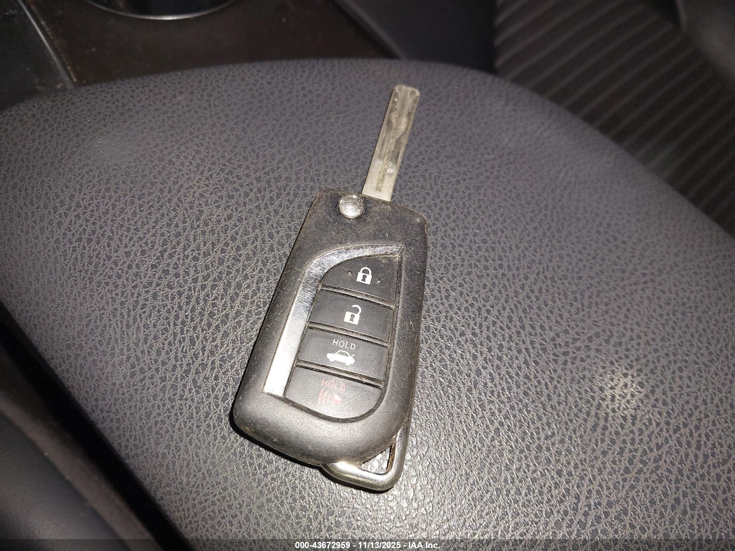 TOYOTA CAMRY image 11