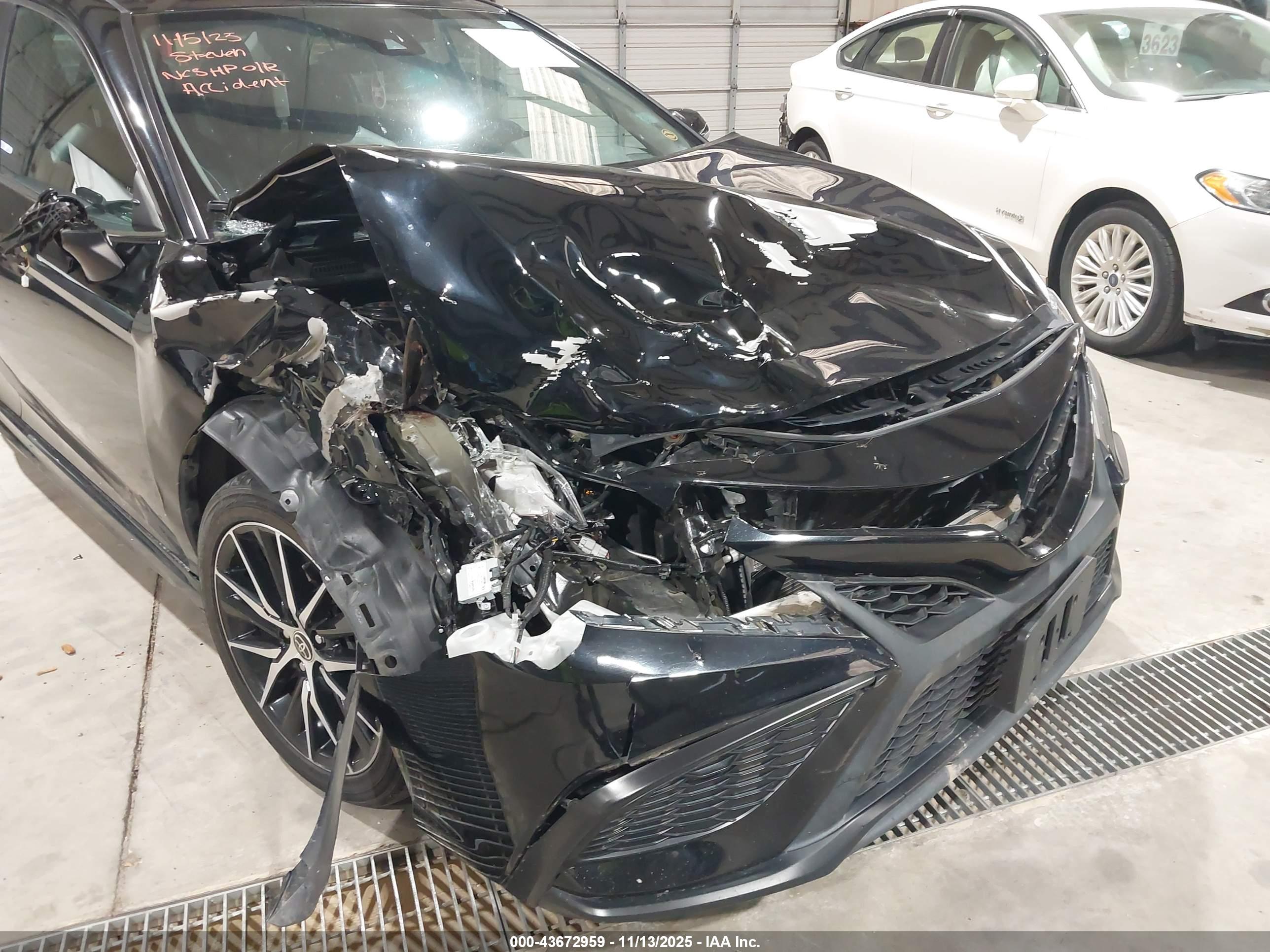 TOYOTA CAMRY image 6