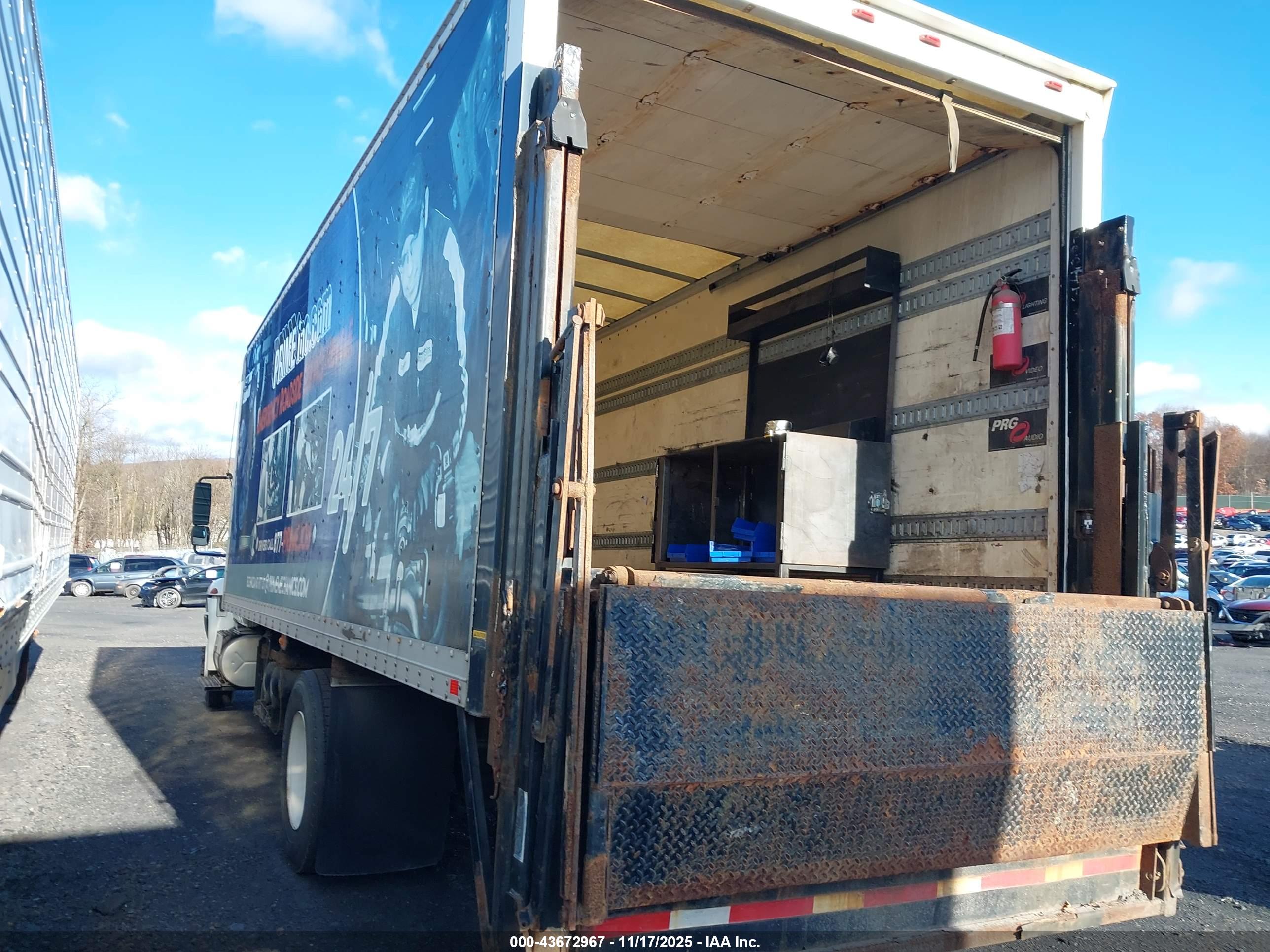 INTERNATIONAL 4000 image 3
