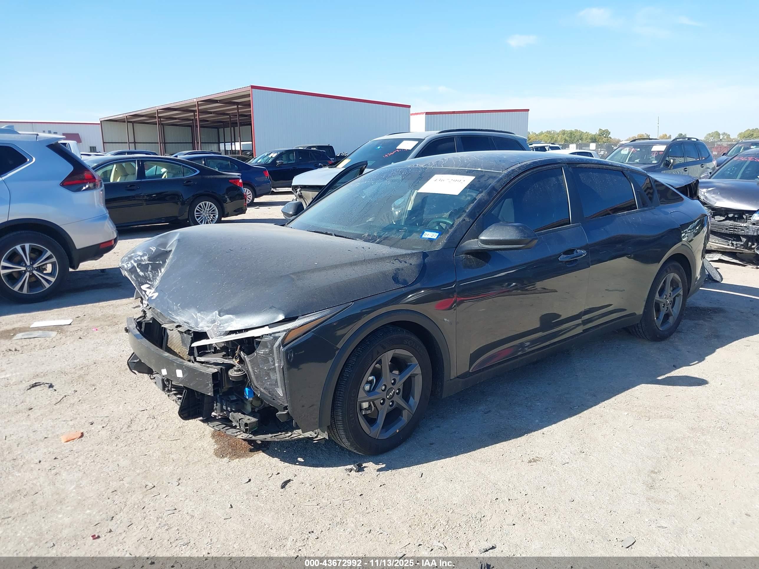 KIA K4 image 2