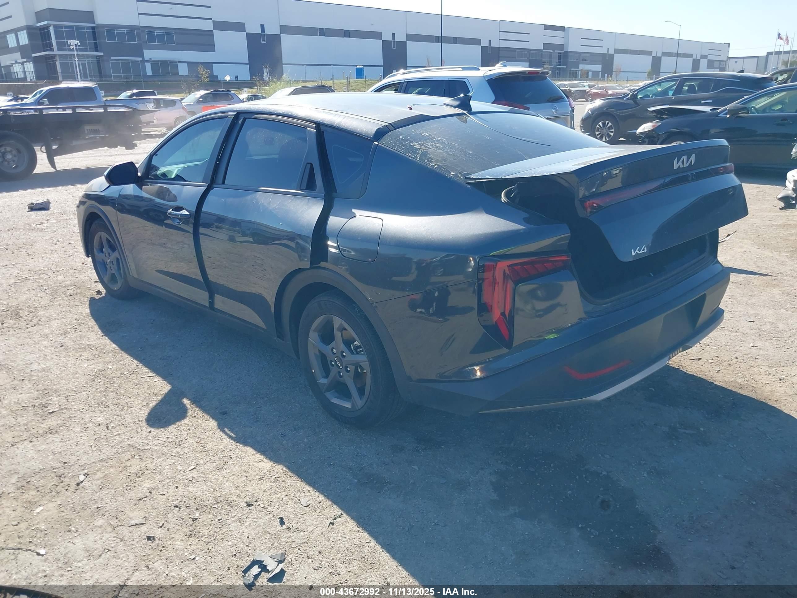 KIA K4 image 3