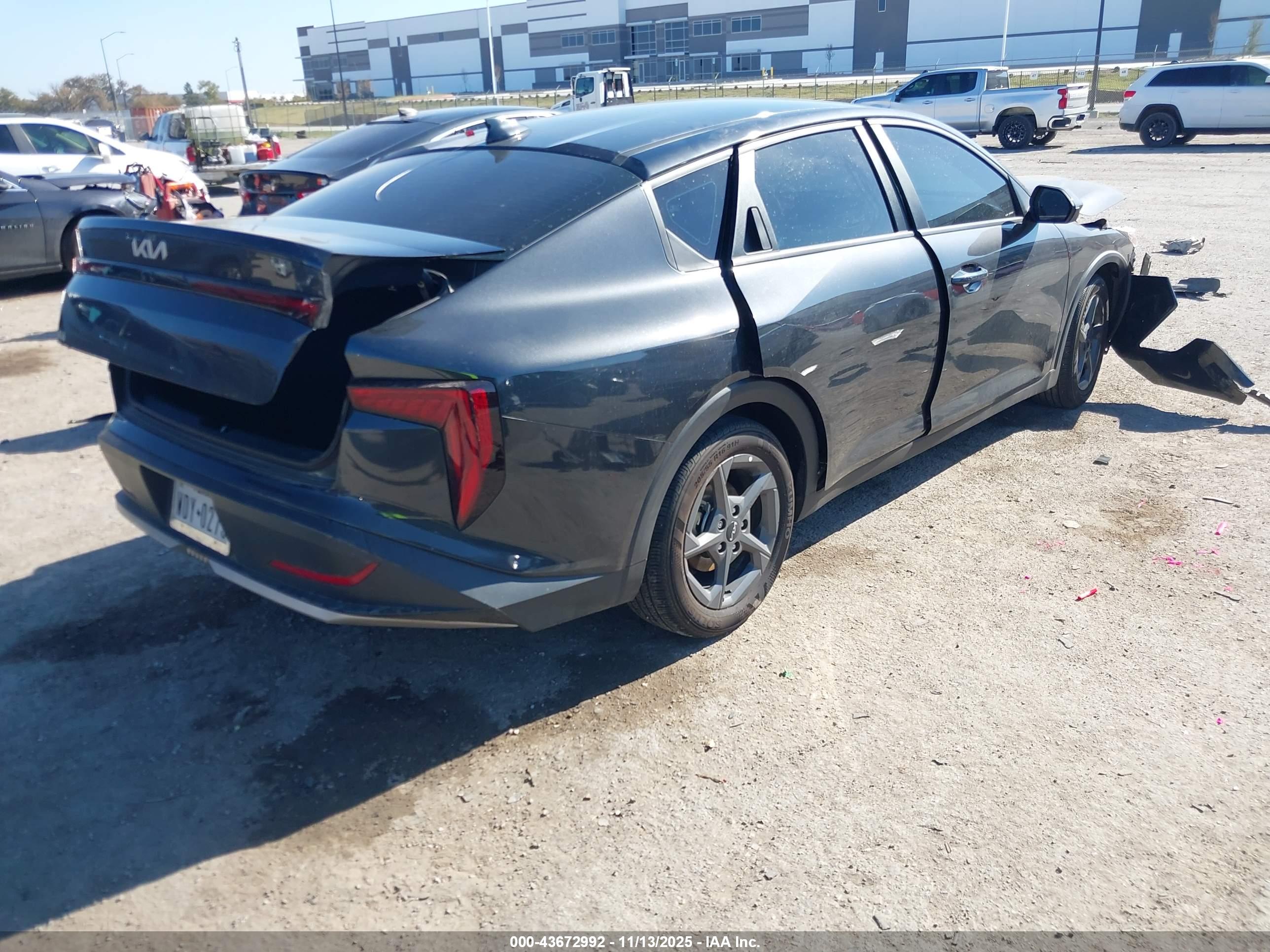 KIA K4 image 4
