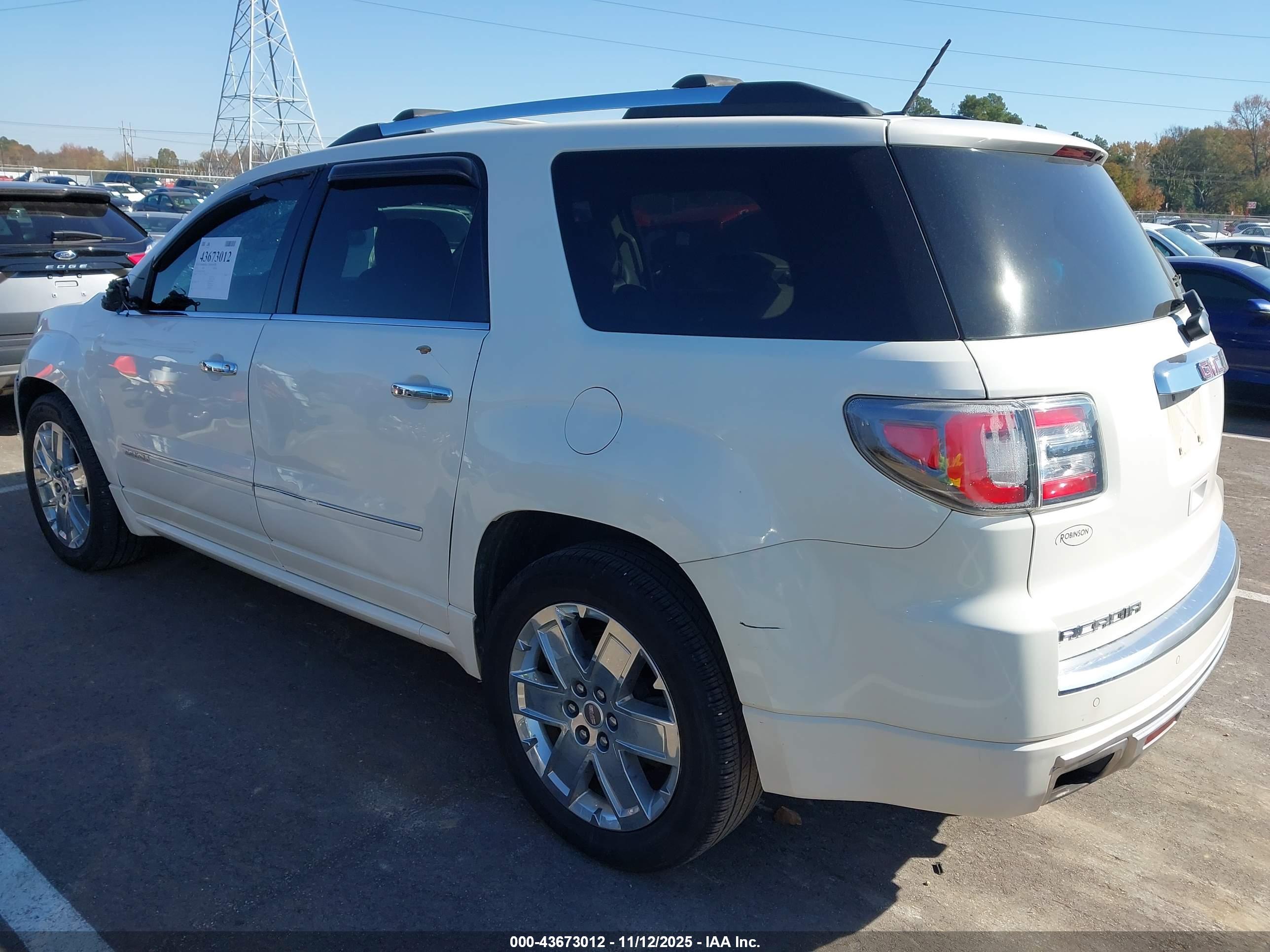 GMC ACADIA image 3