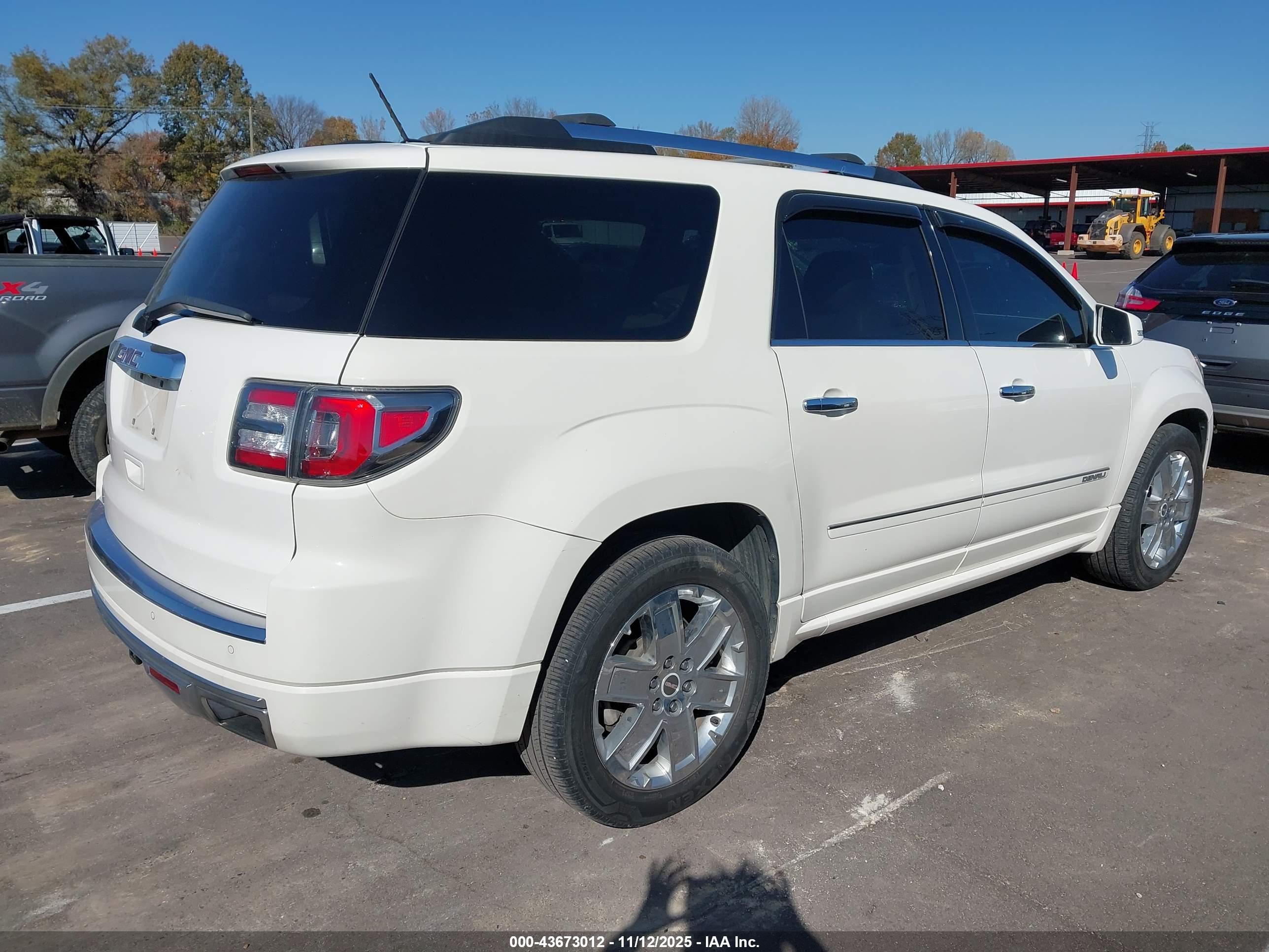 GMC ACADIA image 4