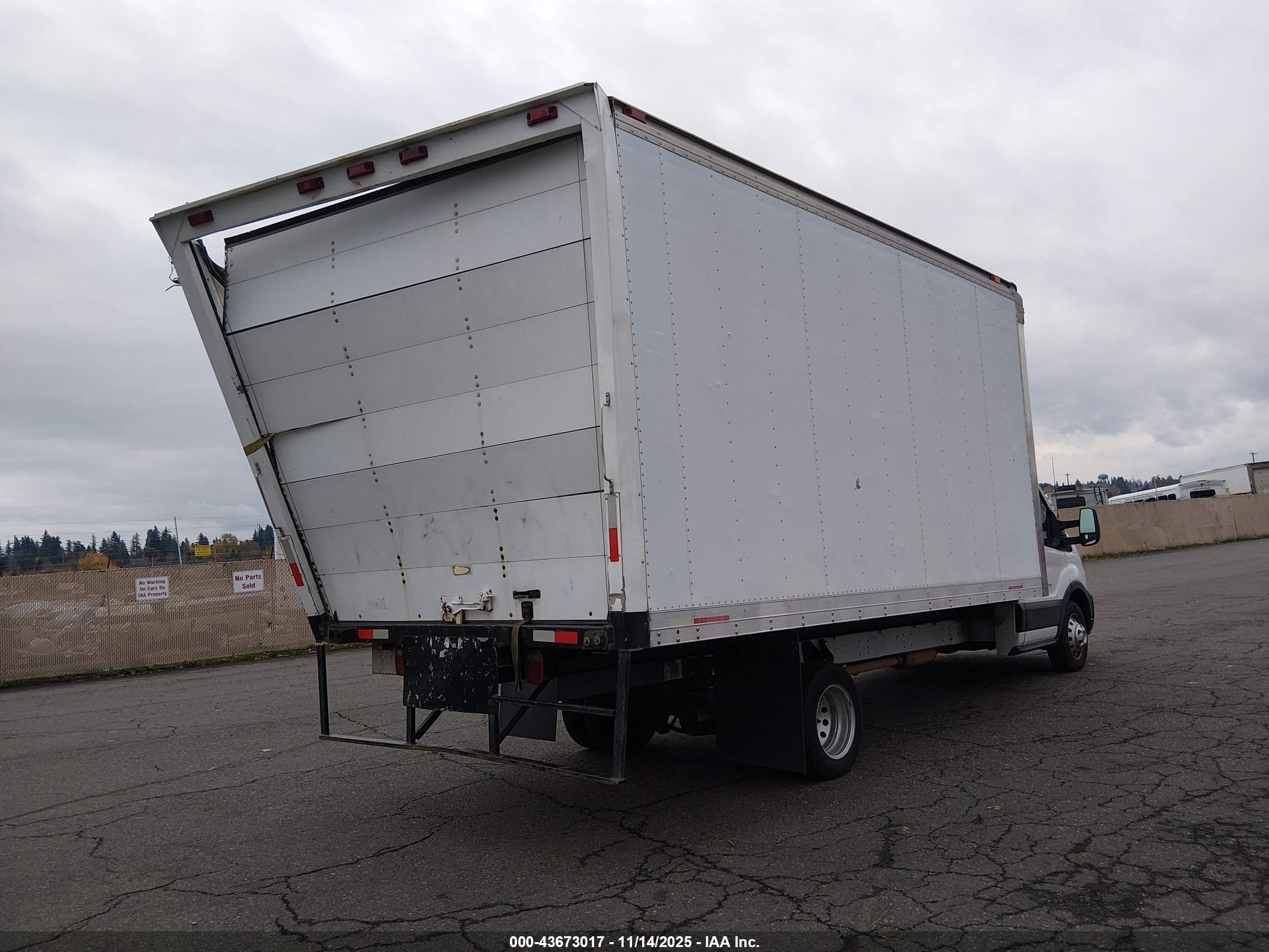 FORD TRANSIT-350 image 4