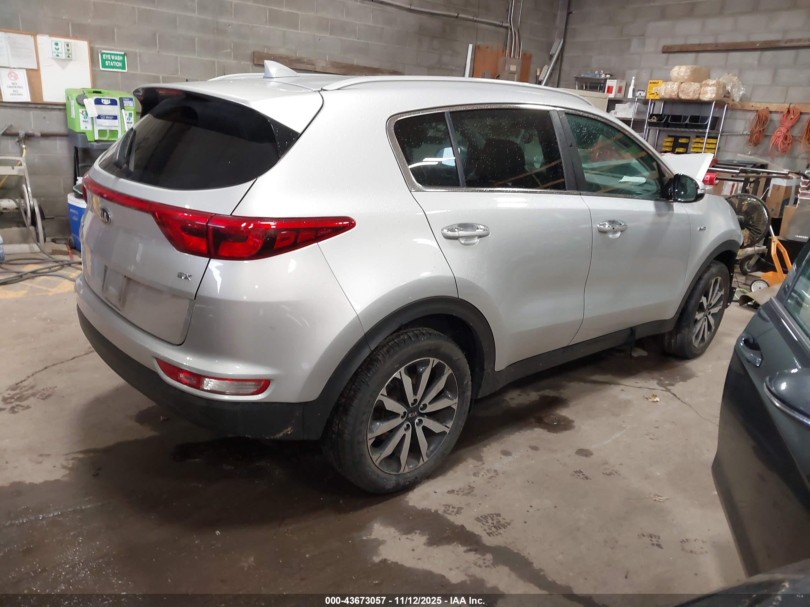 KIA SPORTAGE image 4