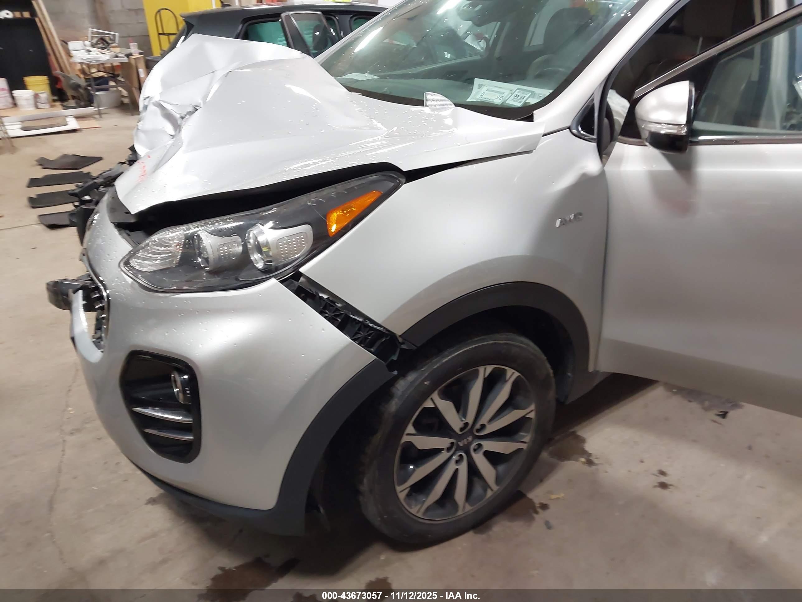 KIA SPORTAGE image 6