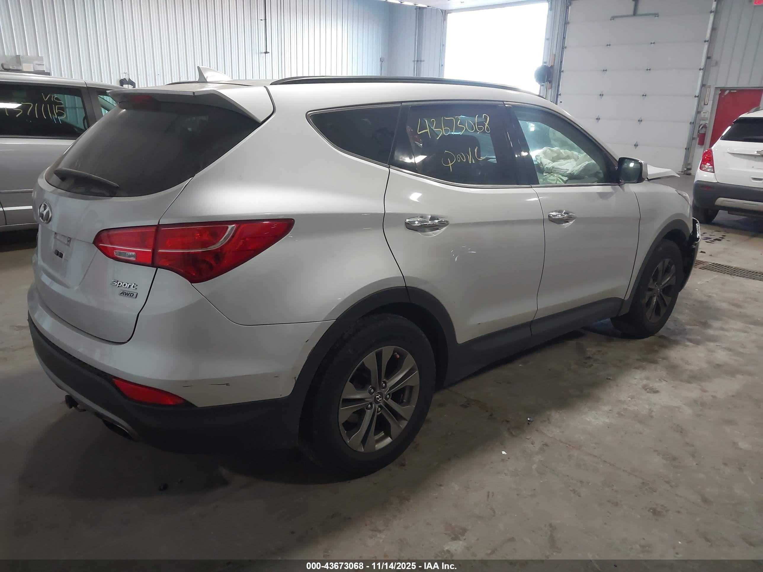 HYUNDAI SANTA image 4