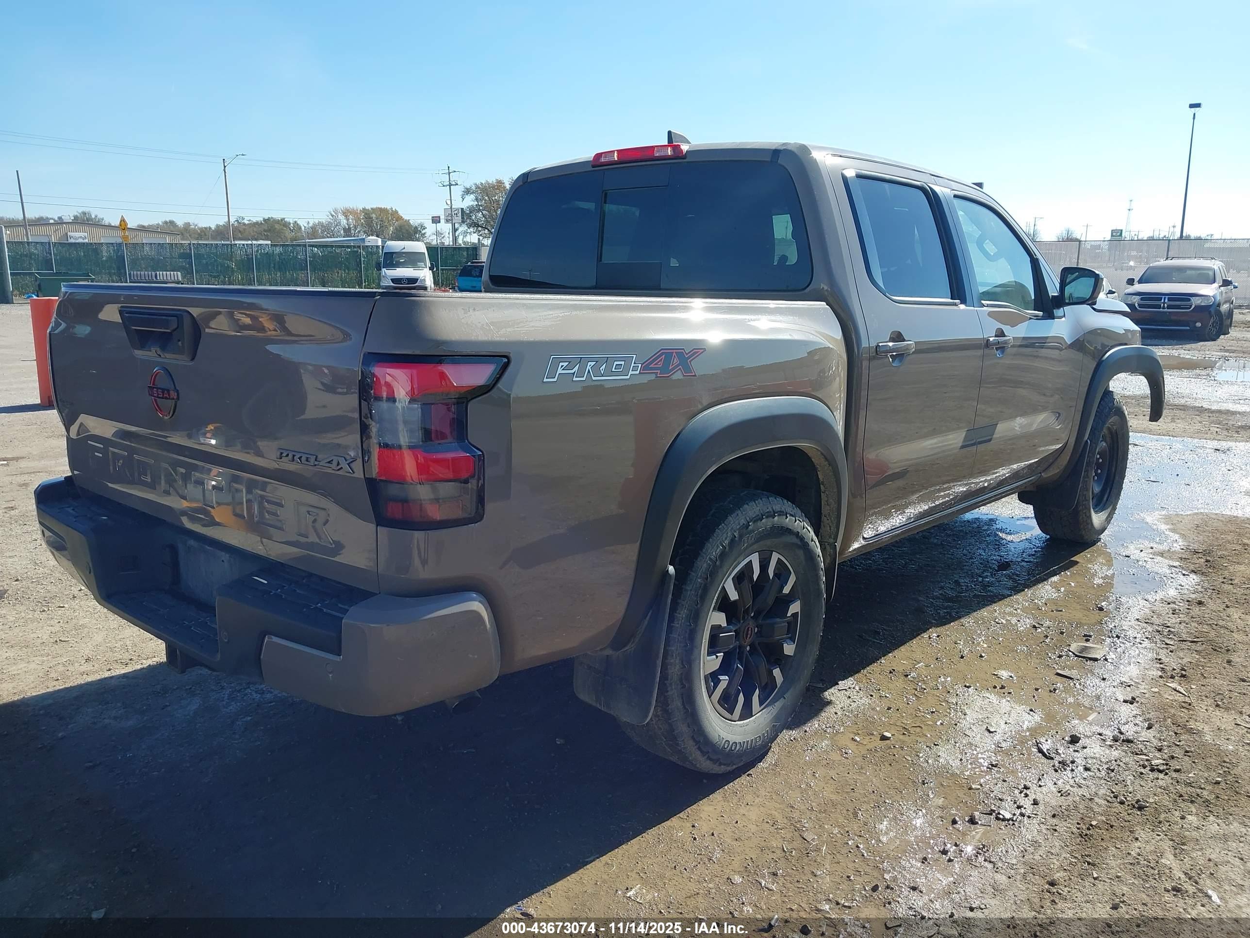 NISSAN FRONTIER image 4