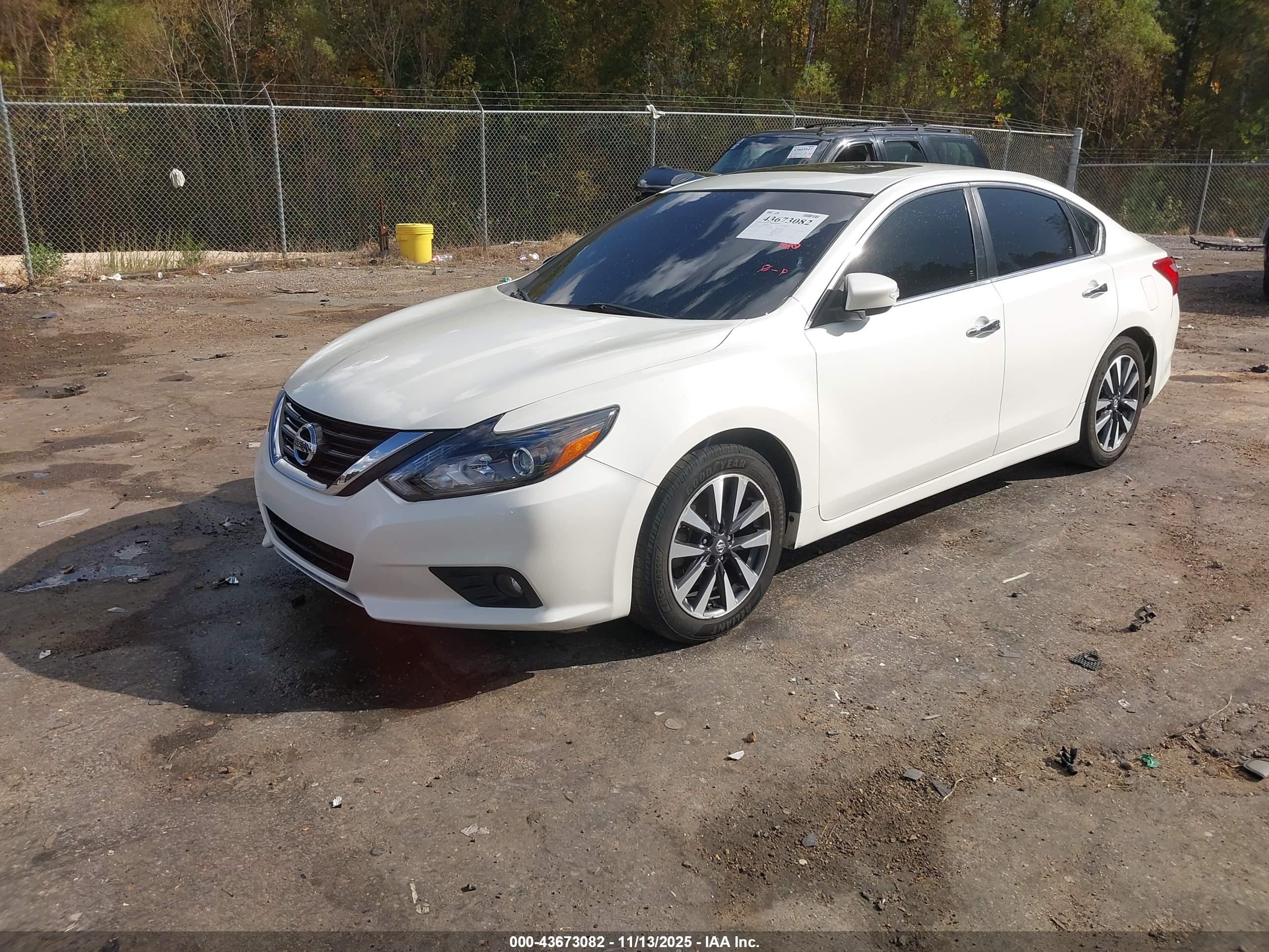 NISSAN ALTIMA image 2